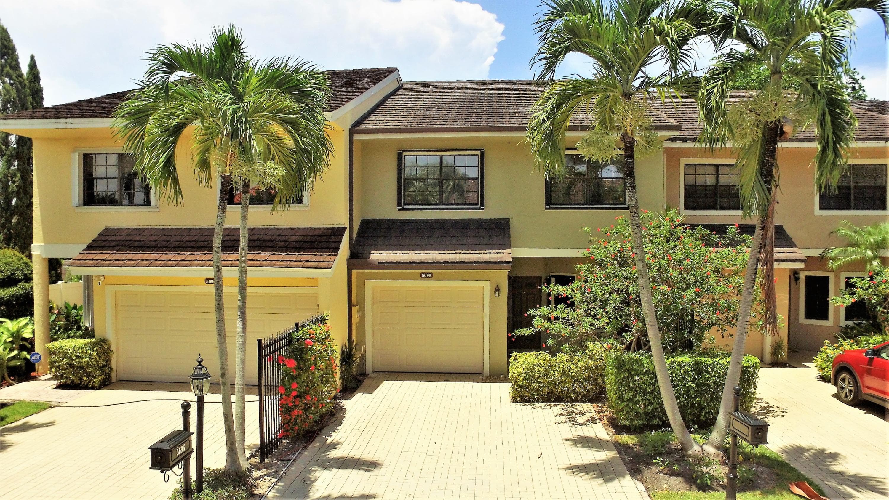 5698 Santiago Circle, Boca Raton, exterior view