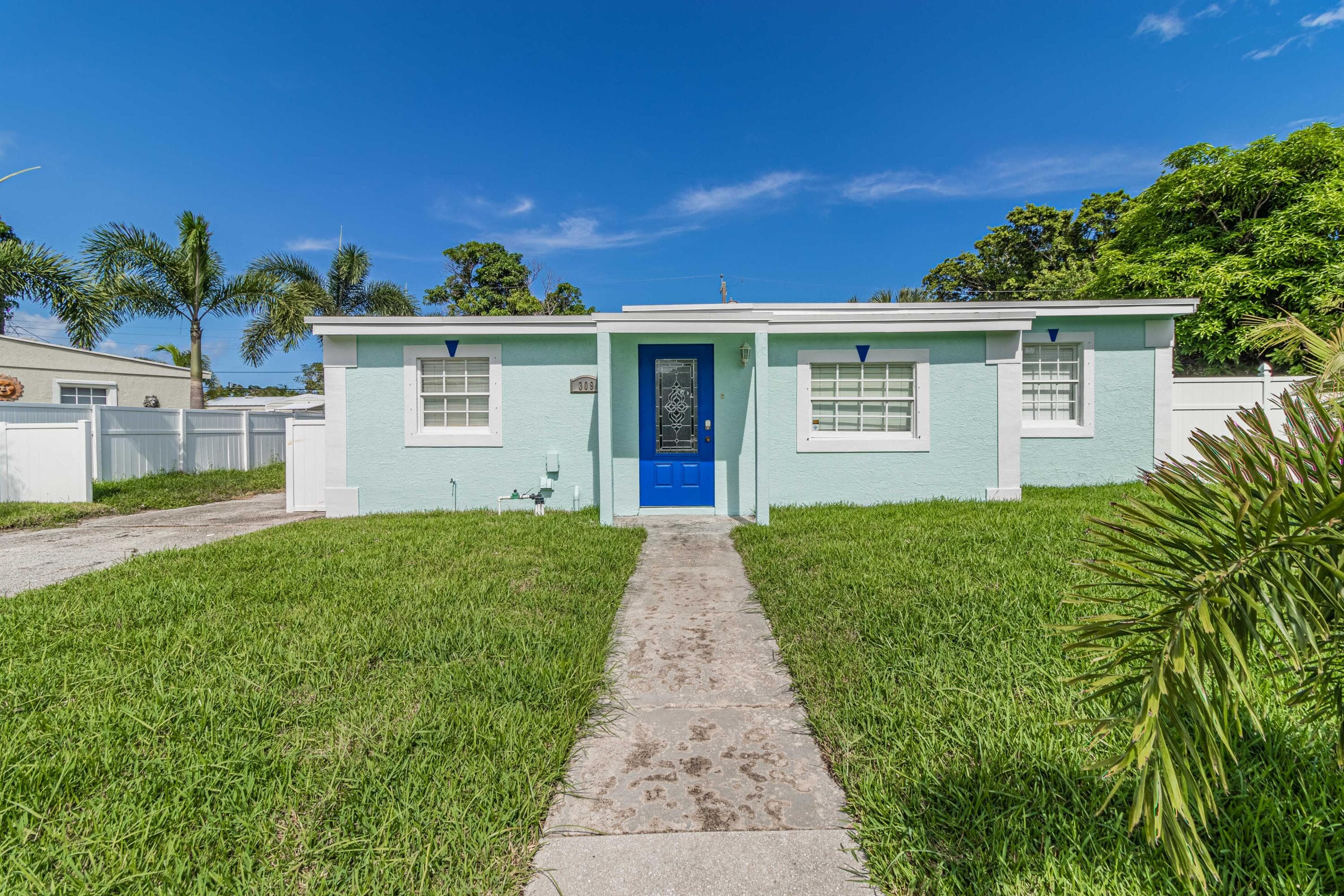 309 Roosevelt Avenue, Delray Beach, exterior view