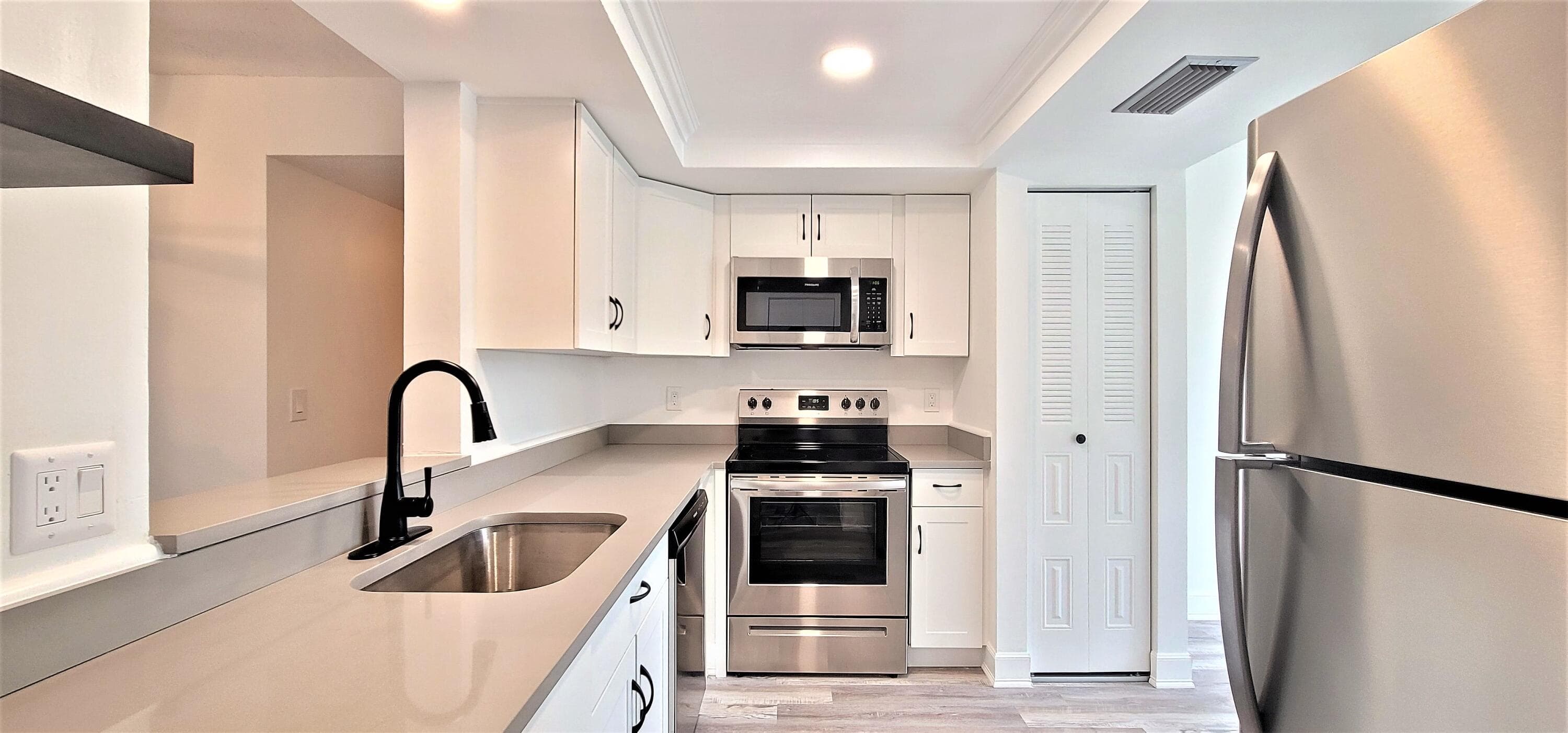 14 Willowbrook Lane Unit 104, Delray Beach, view 2