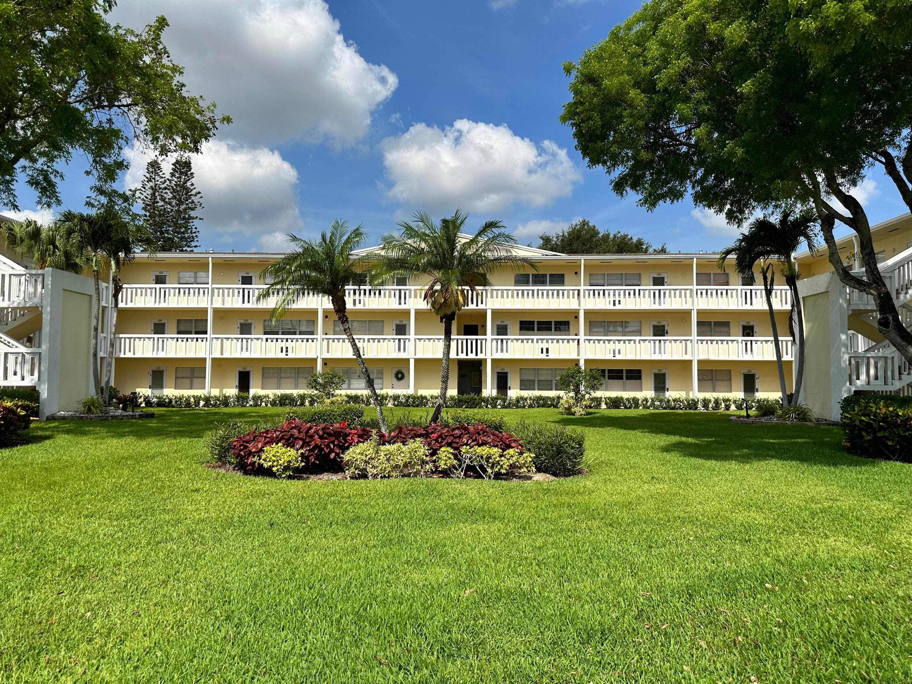 245 Dorset F, Boca Raton, exterior view
