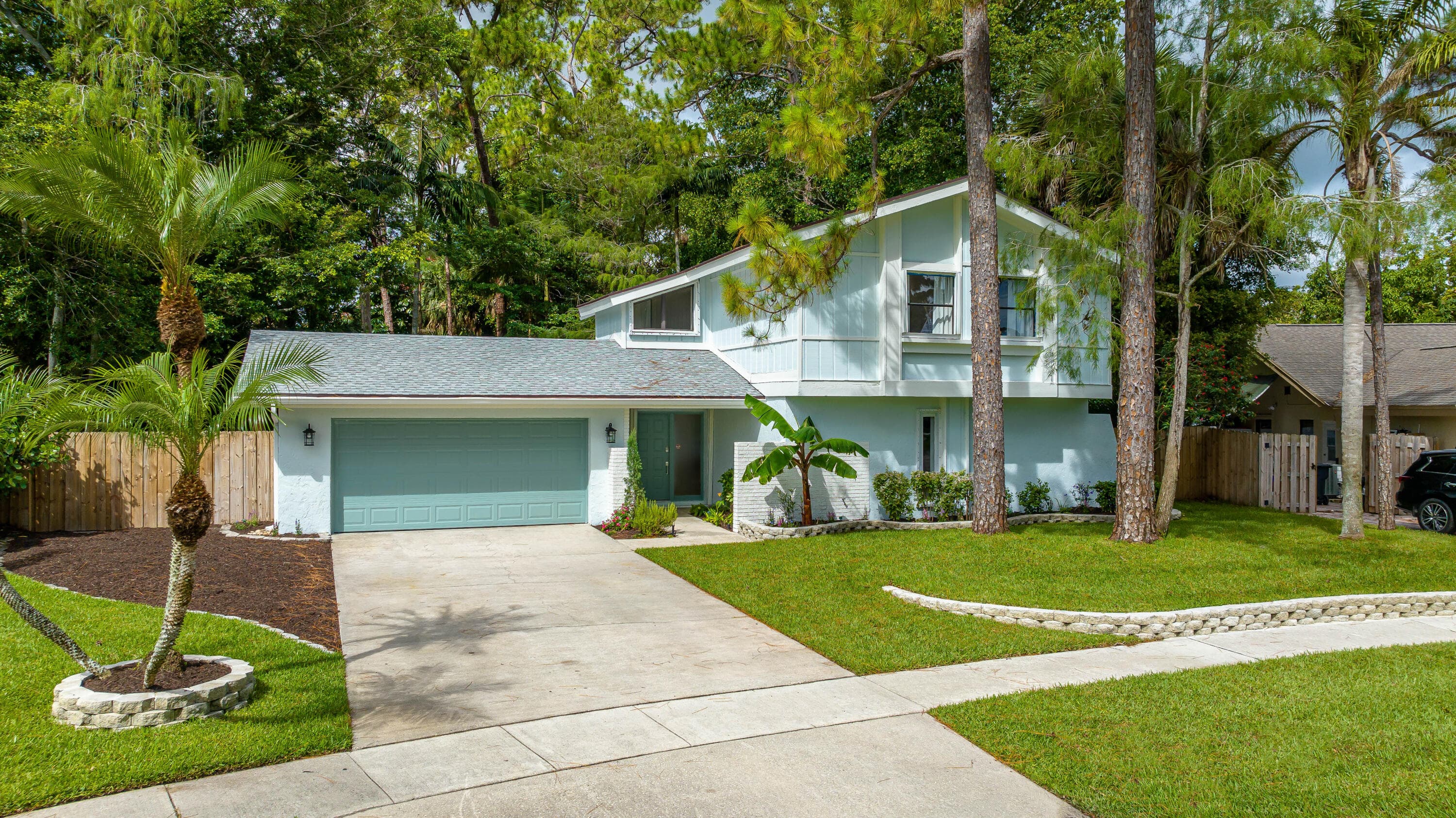 12402 Sawgrass Court, Wellington, exterior view