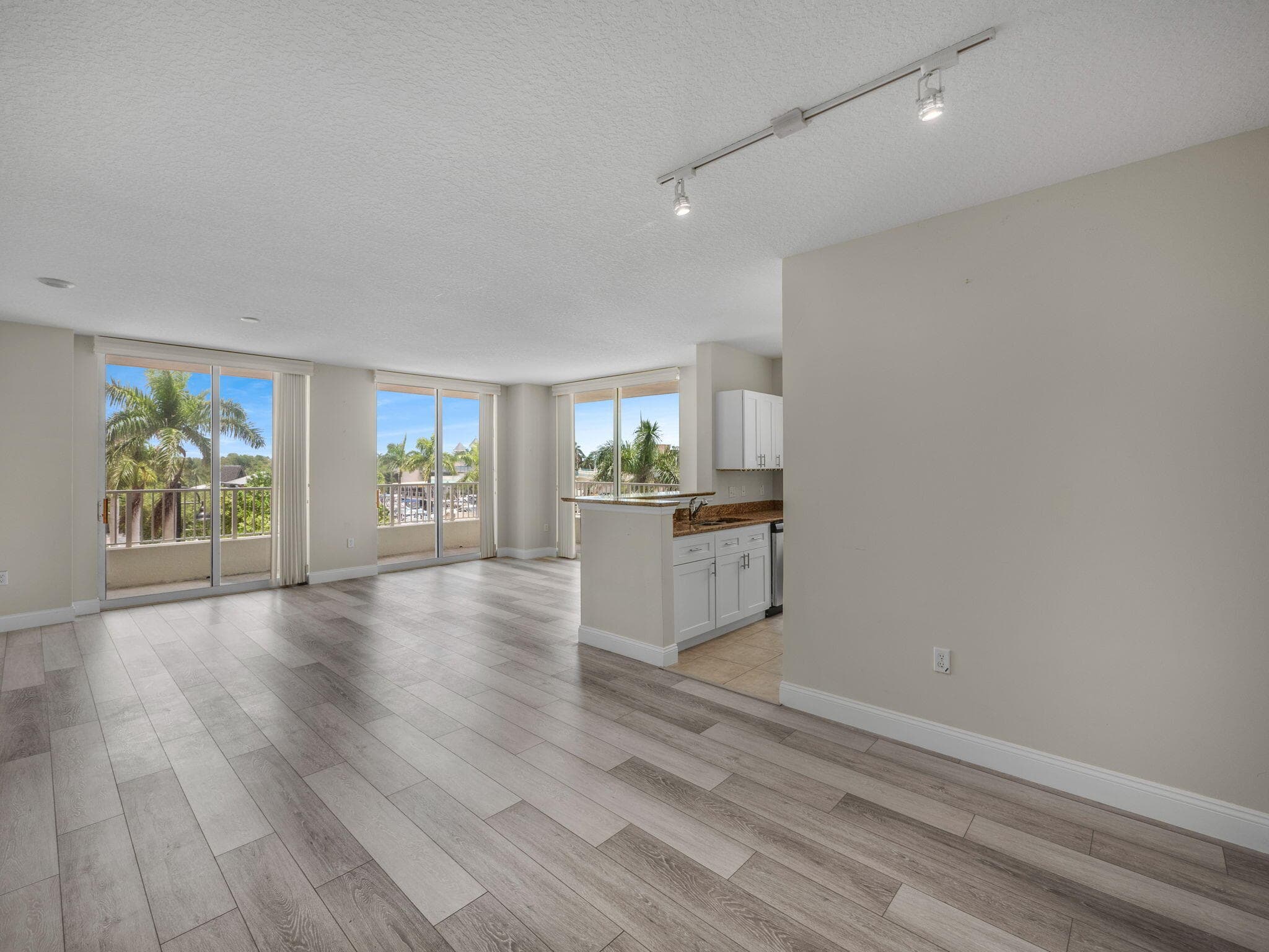 625 Casa Loma Boulevard Unit 302, Boynton Beach, view 3