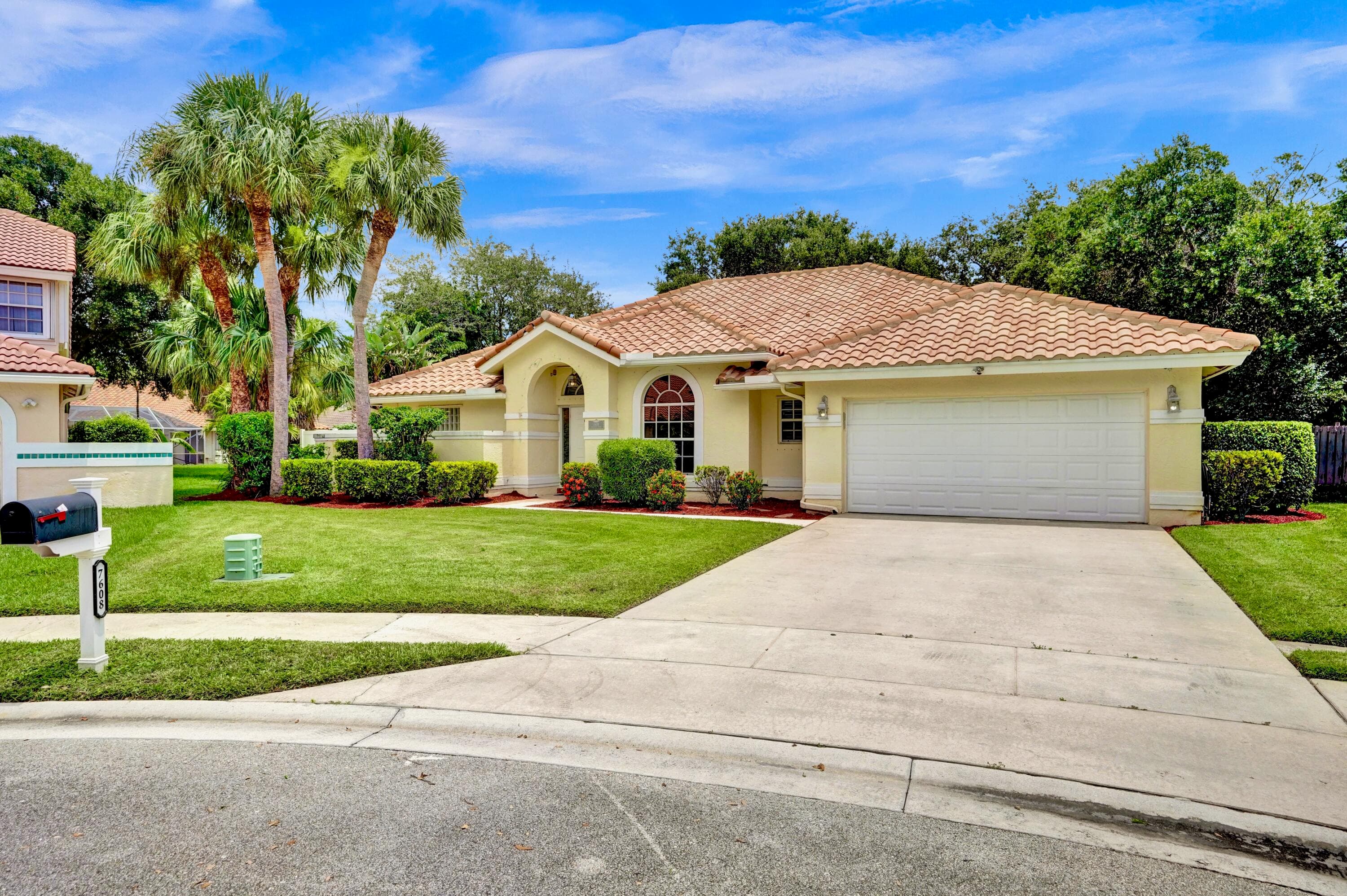 7608 Monclair Court, Lake Worth, view 3