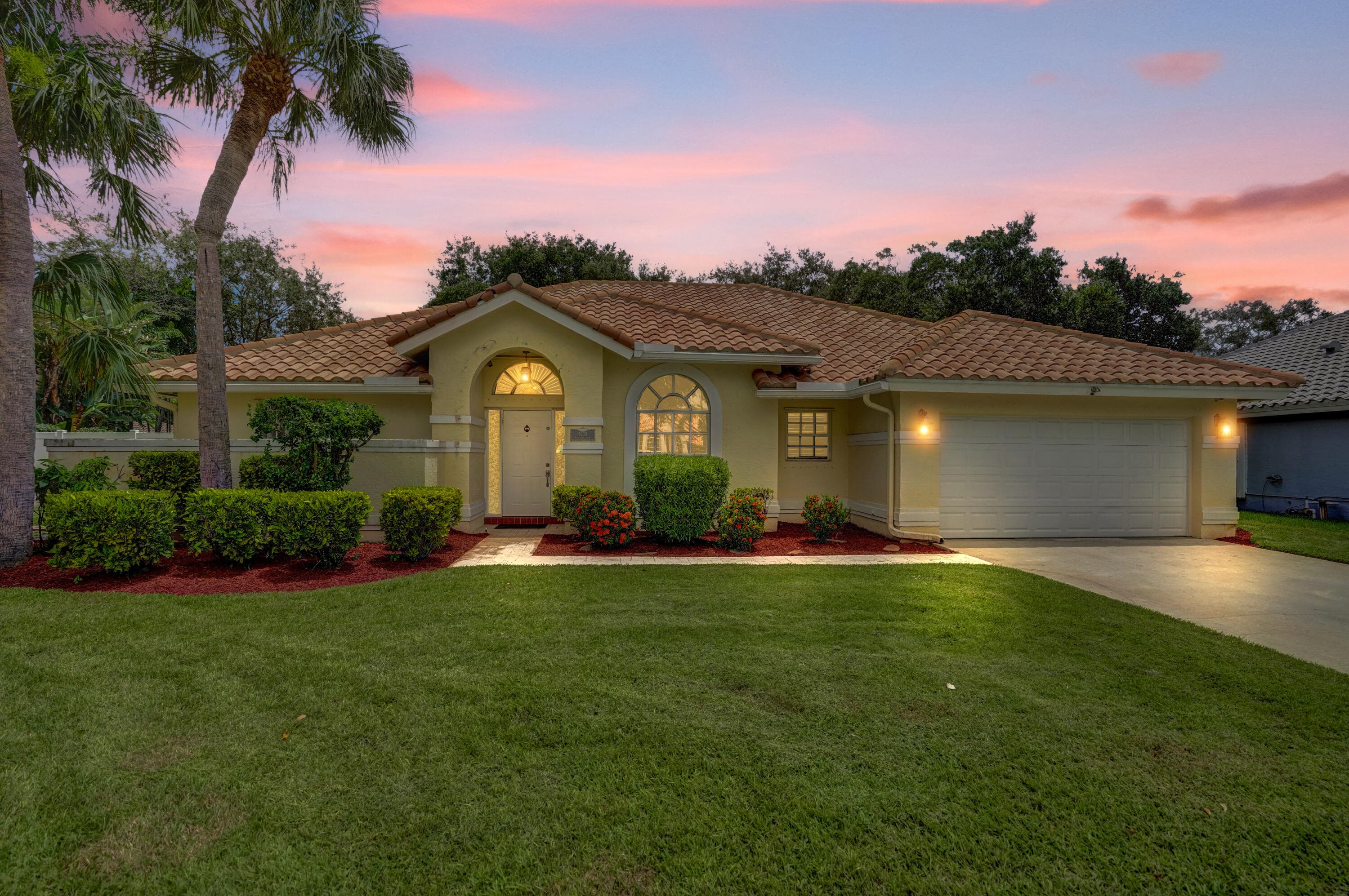 7608 Monclair Court, Lake Worth, view 2