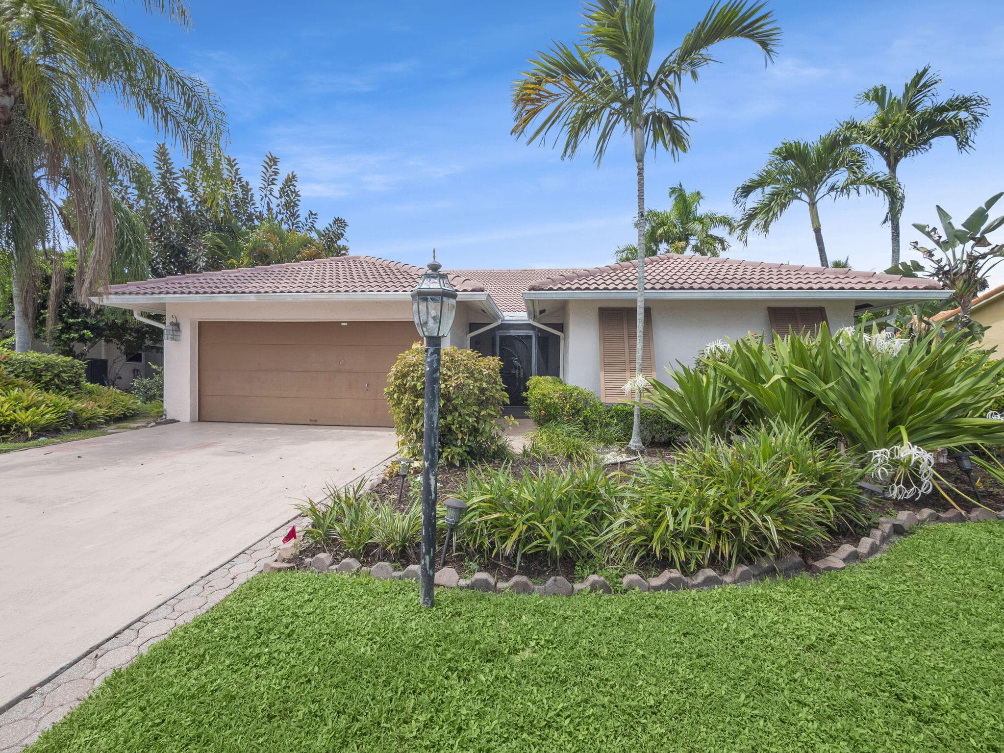 21317 Chinaberry Drive, Boca Raton, view 2