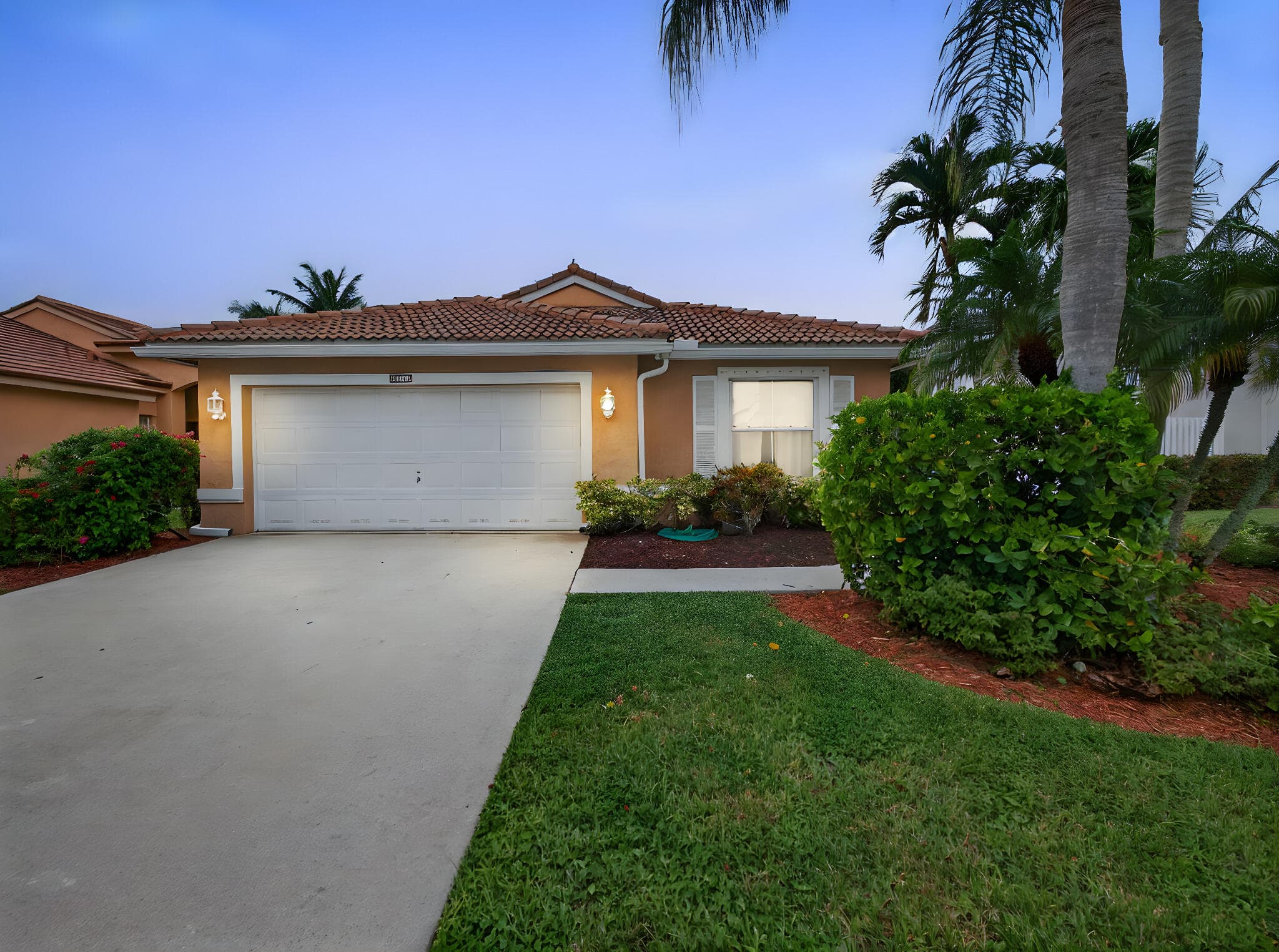 6219 Grand Cypress Circle, Lake Worth, exterior view