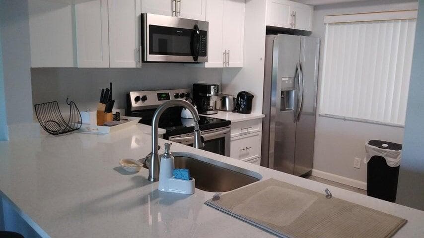 3050 Presidential Way Unit 206, West Palm Beach, view 2