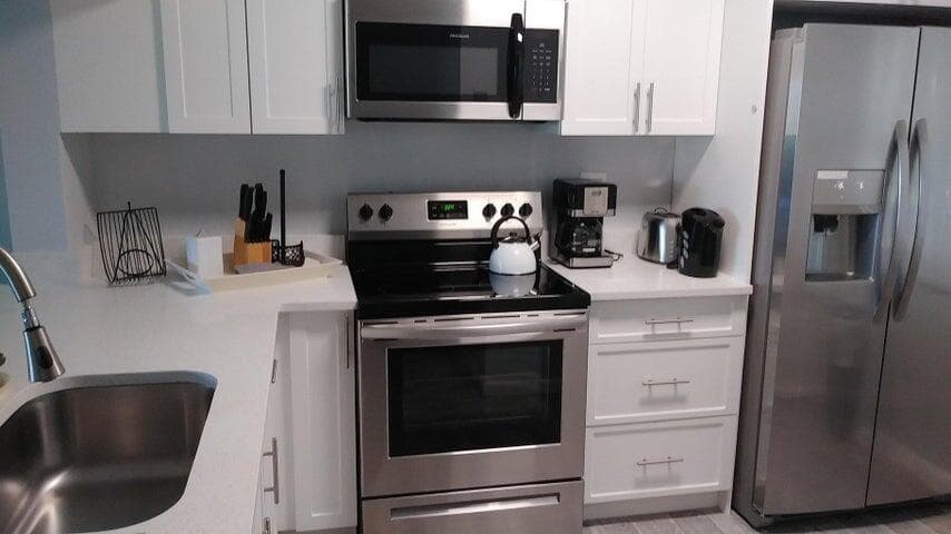 3050 Presidential Way Unit 206, West Palm Beach, view 3