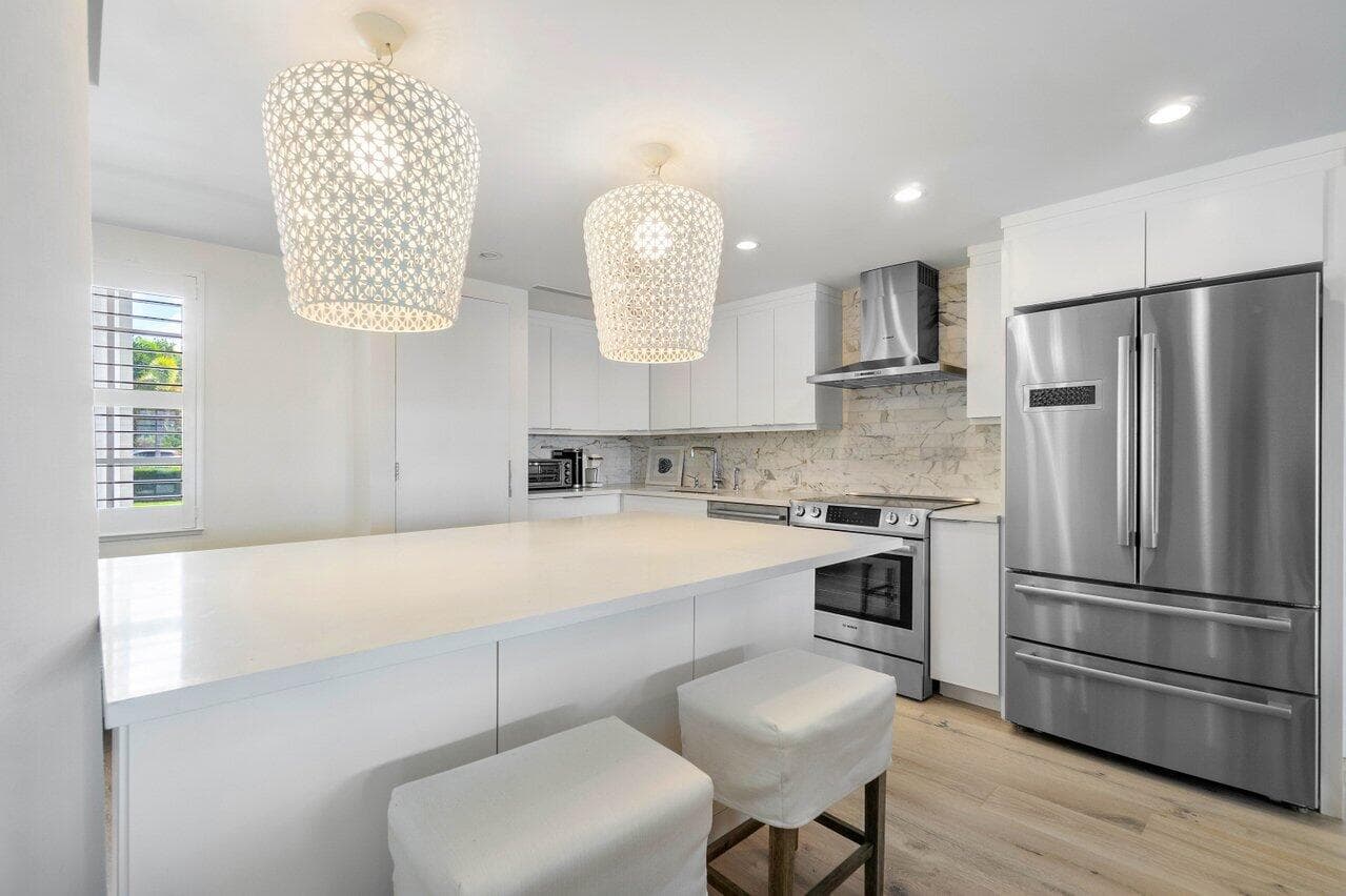 2170 Ibis Isle Road Unit 3, Palm Beach, view 2