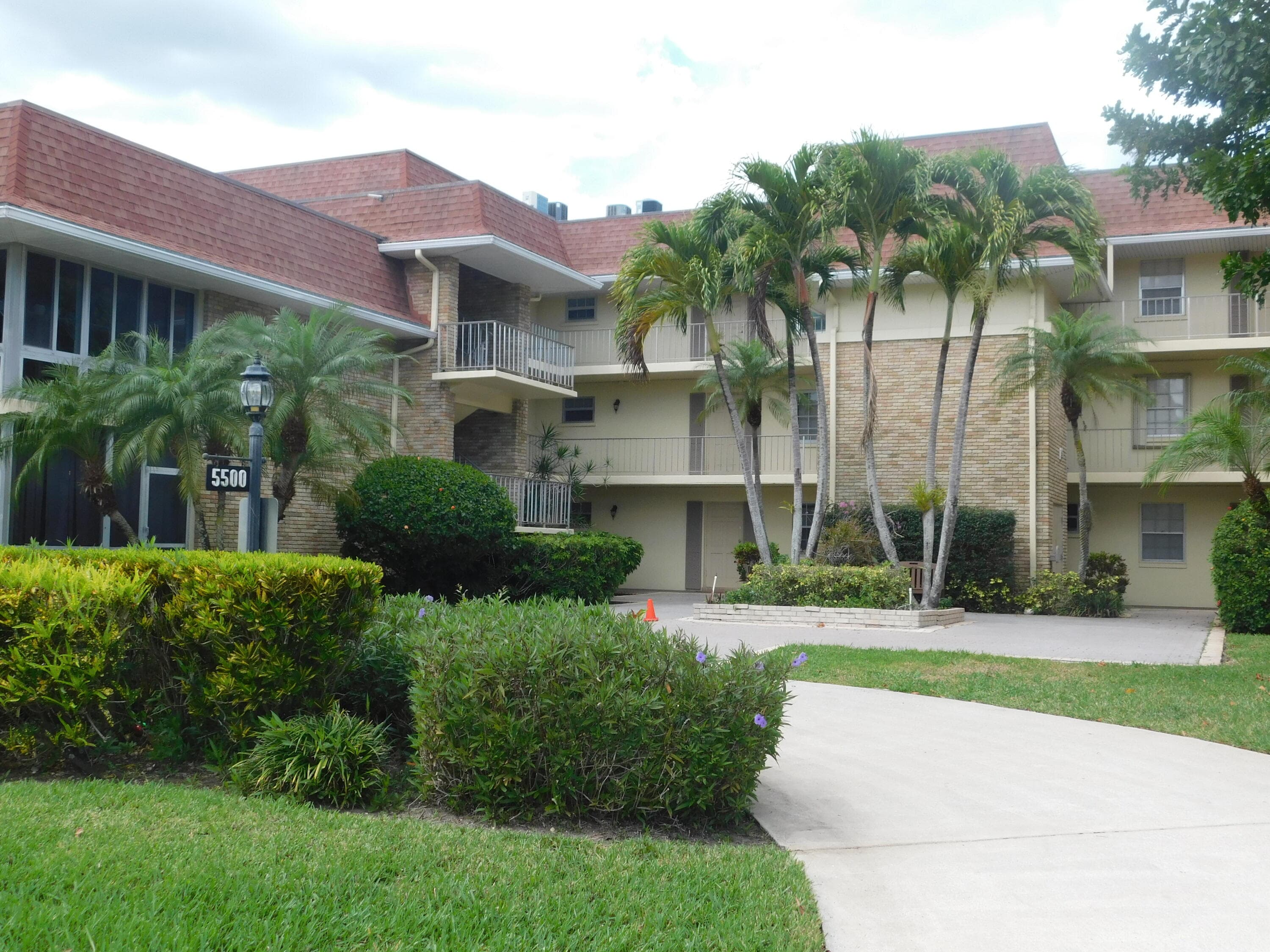 5500 Tamberlane Circle Unit 305, Palm Beach Gardens