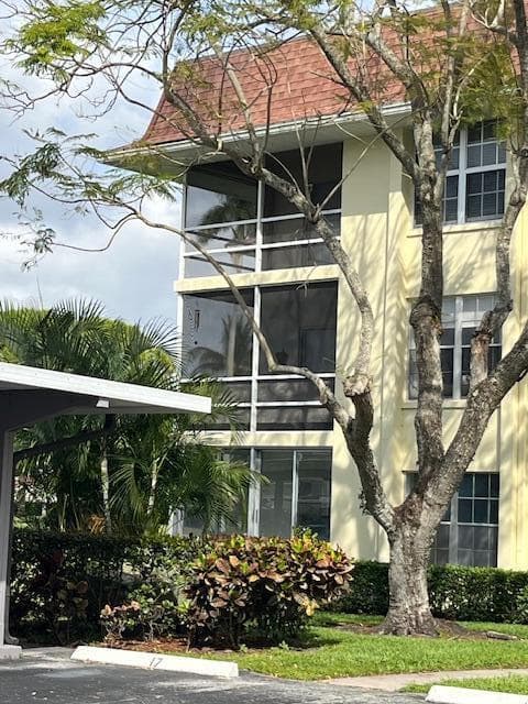 5500 Tamberlane Circle Unit 305, Palm Beach Gardens, view 2