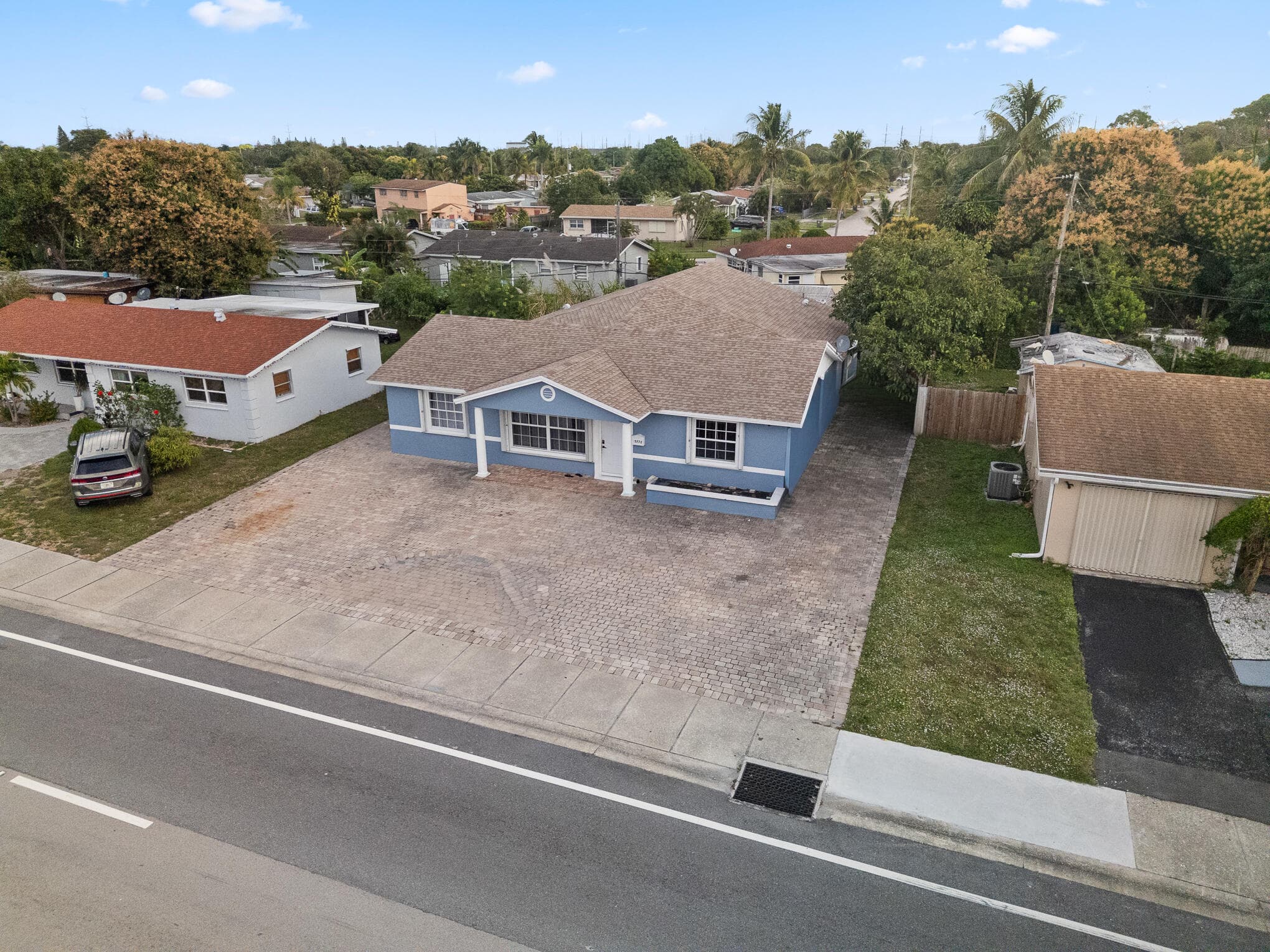 5772 N Haverhill Road N, West Palm Beach, view 2