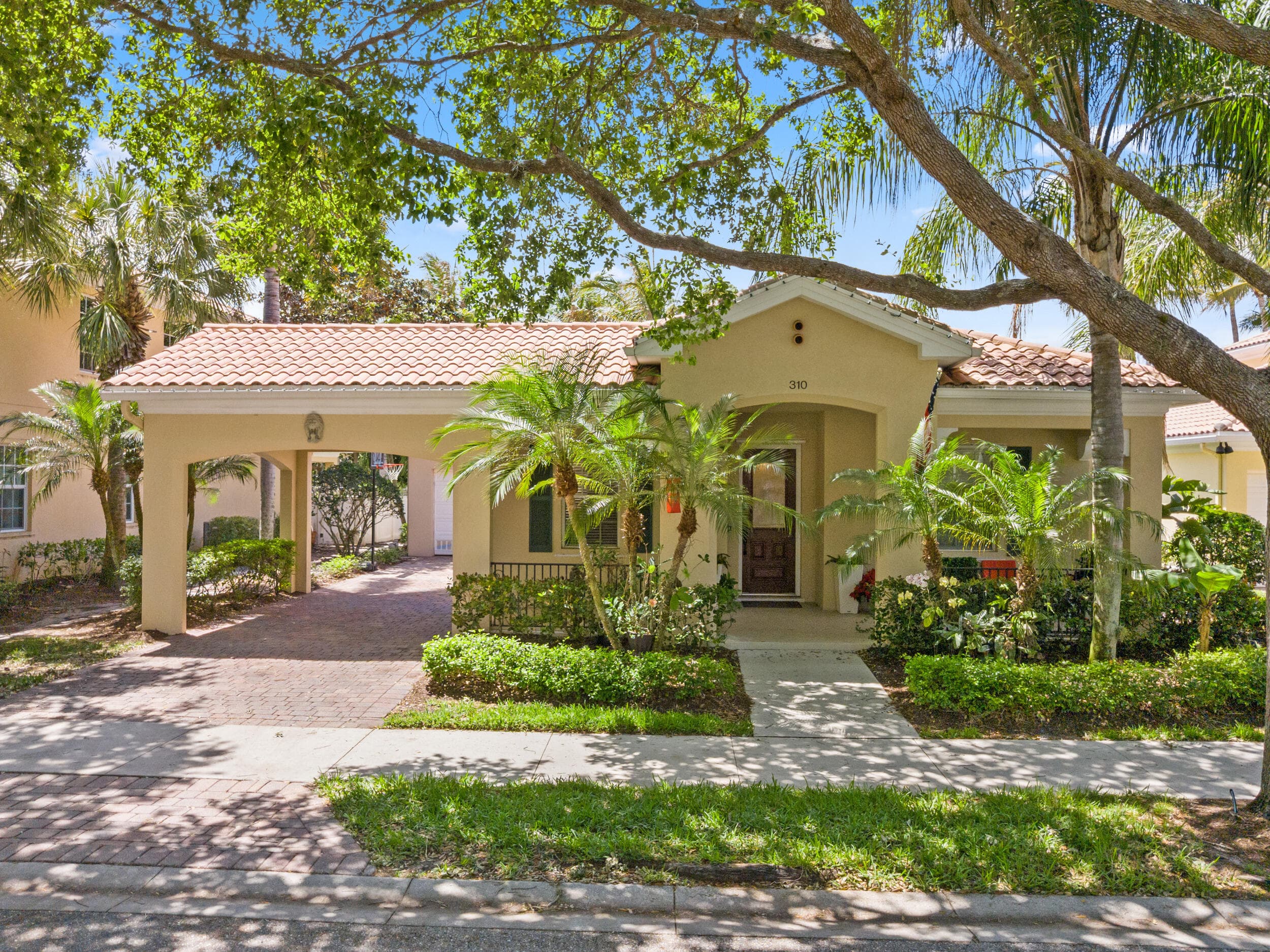 310 San Remo Drive, Jupiter, view 2
