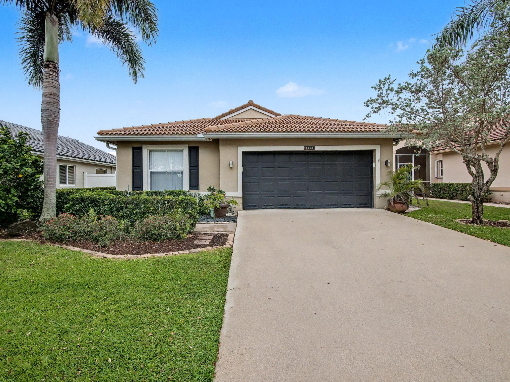 6292 Grand Cypress Circle, Lake Worth, view 2
