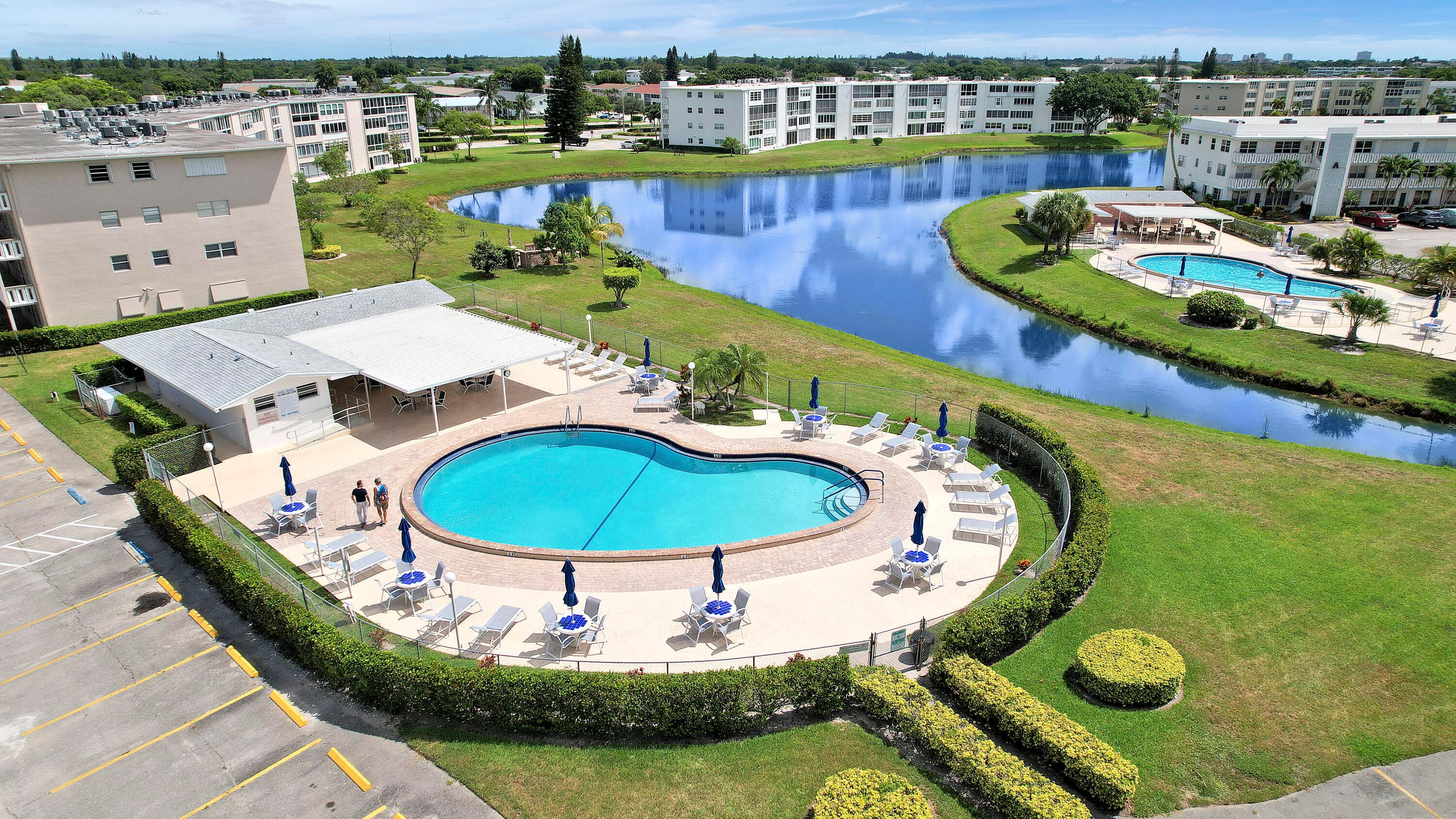 210 Wellington E, West Palm Beach, view 3