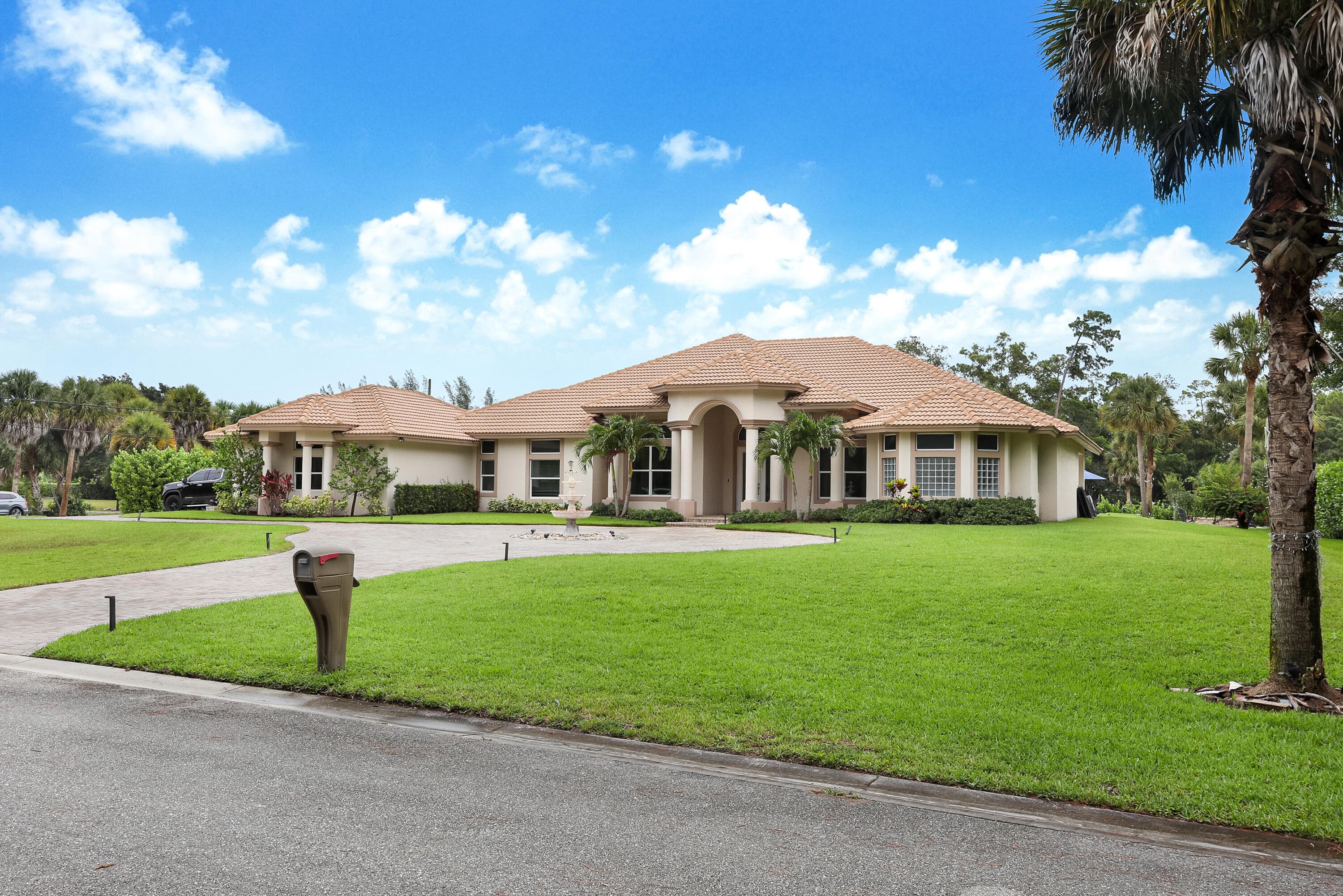 142 Brynhurst Court, West Palm Beach, view 2