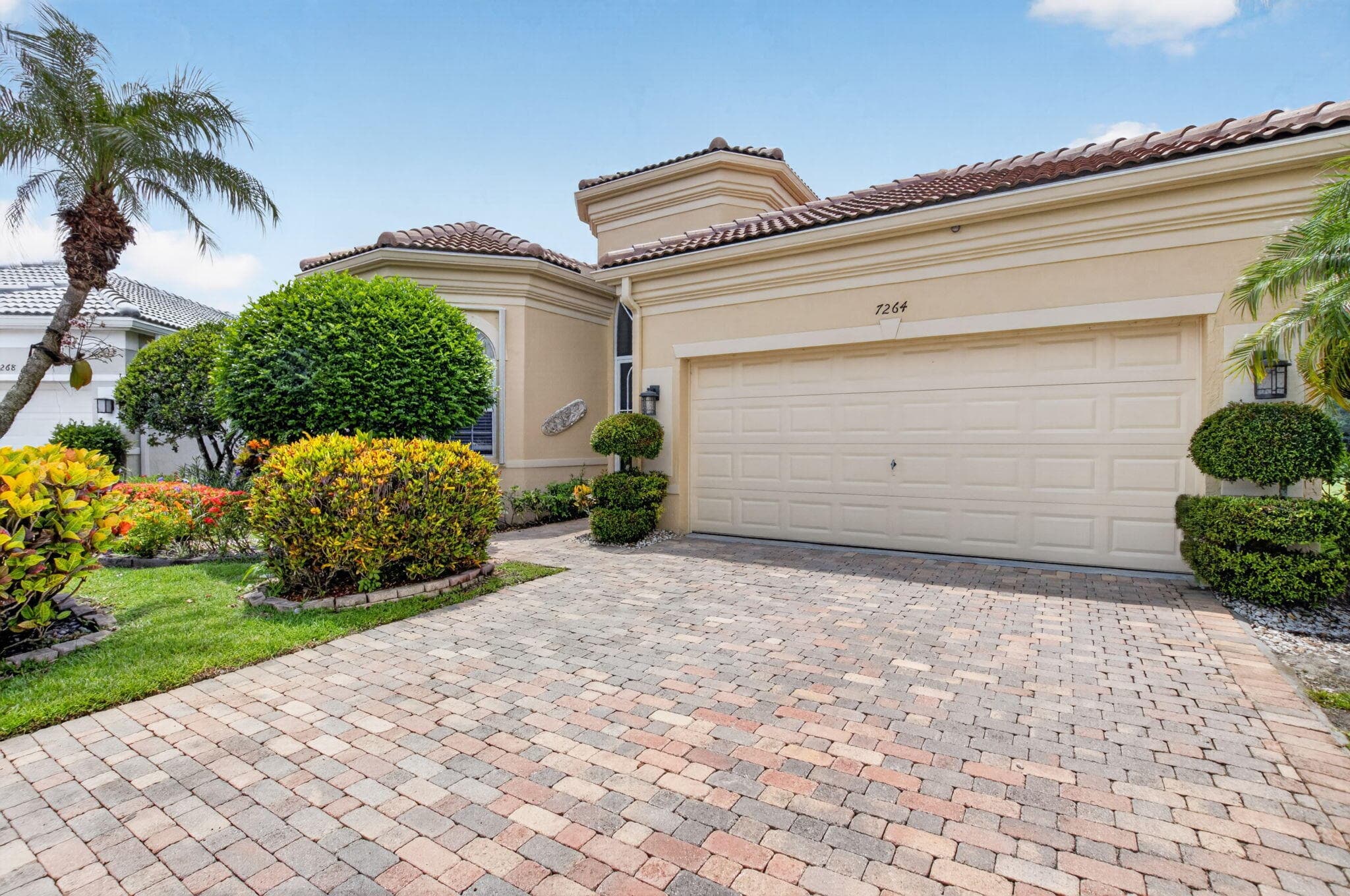 7264 Cataluna Circle, Delray Beach, view 2