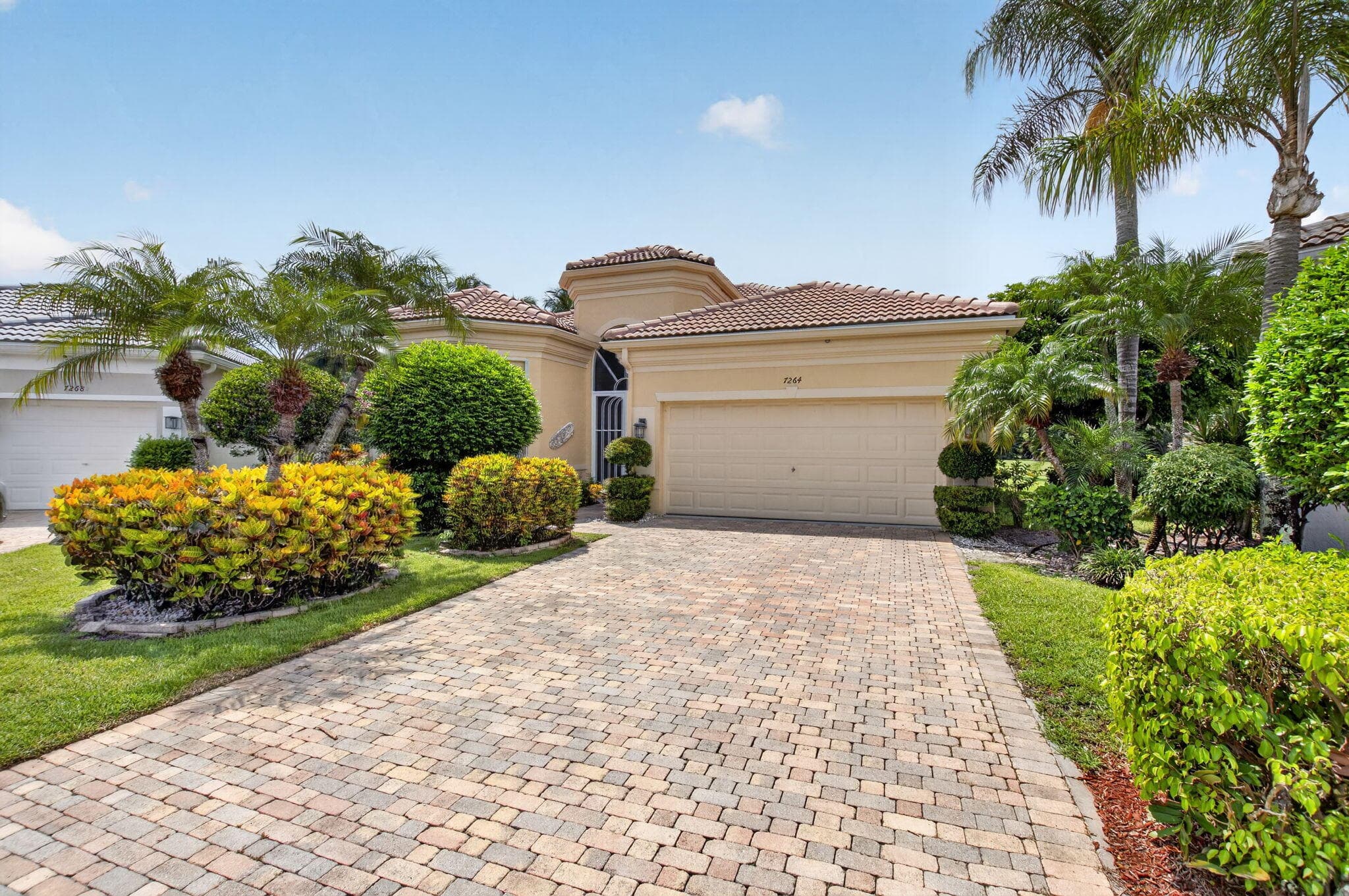 7264 Cataluna Circle, Delray Beach, view 4