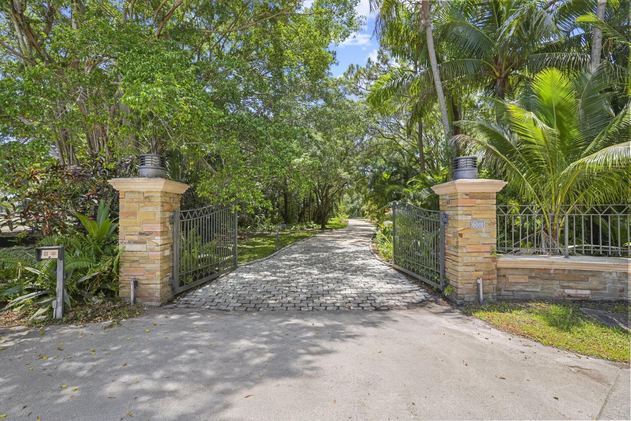 6001 Le Lac Road, Boca Raton, view 4