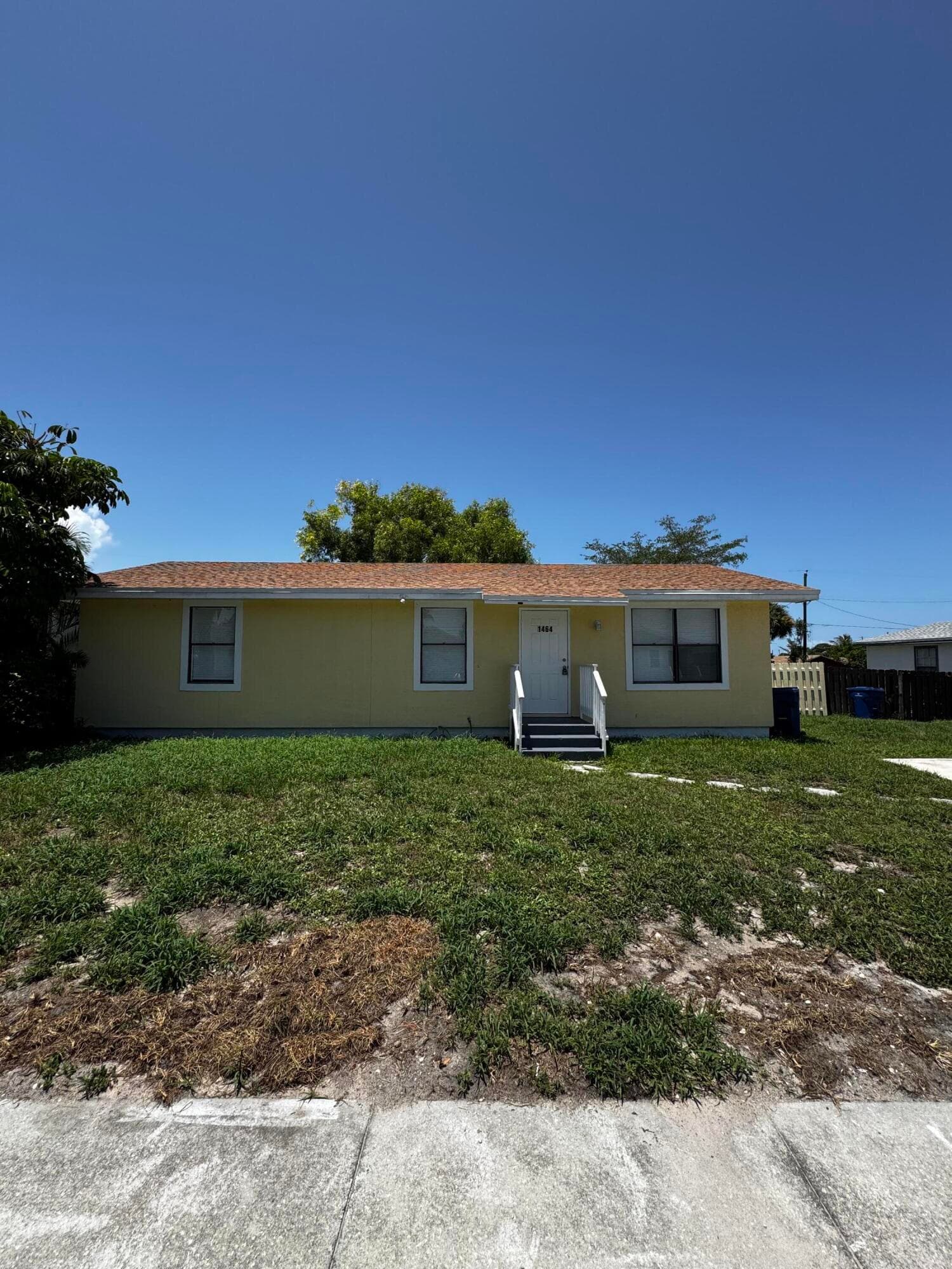 1464 W 32nd Street, Riviera Beach, view 2