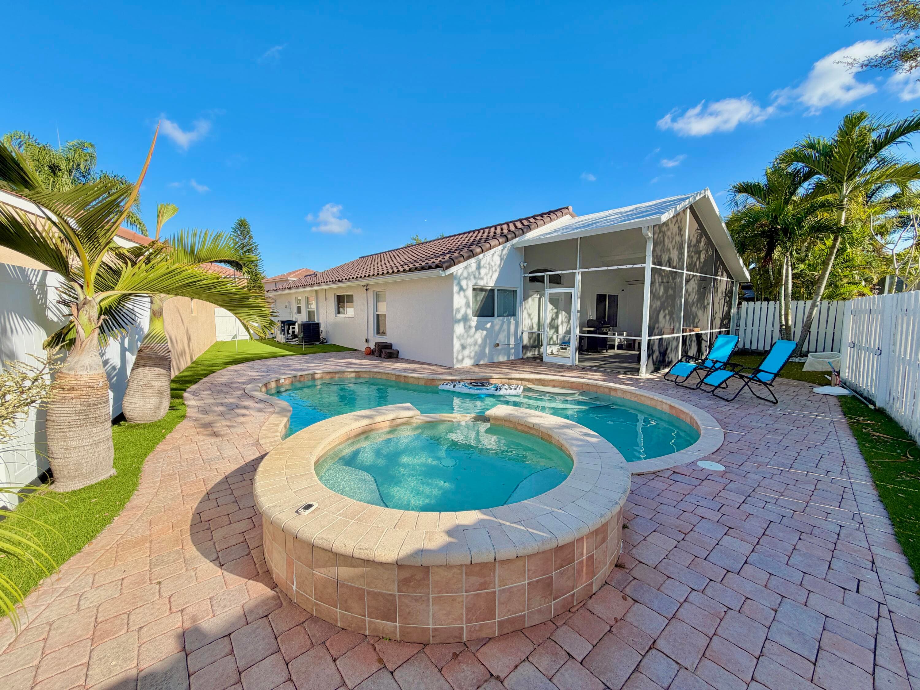 6883 Desert Inn Terrace, Lake Worth