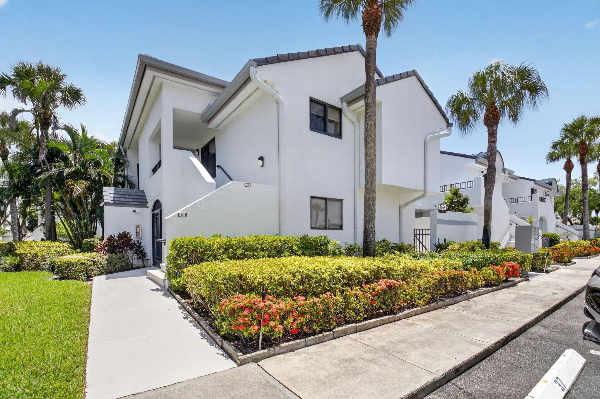 7665 Glendevon Lane Unit 1605, Delray Beach, view 2