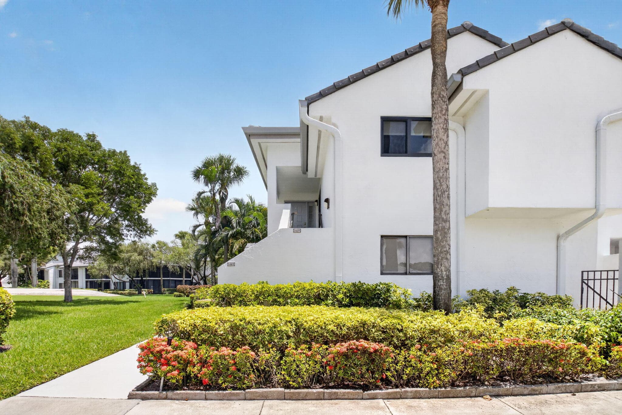 7665 Glendevon Lane Unit 1605, Delray Beach, view 3
