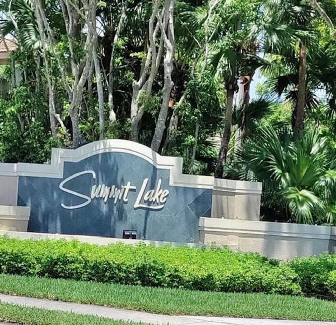 816 Summit Lake Drive, West Palm Beach, view 3