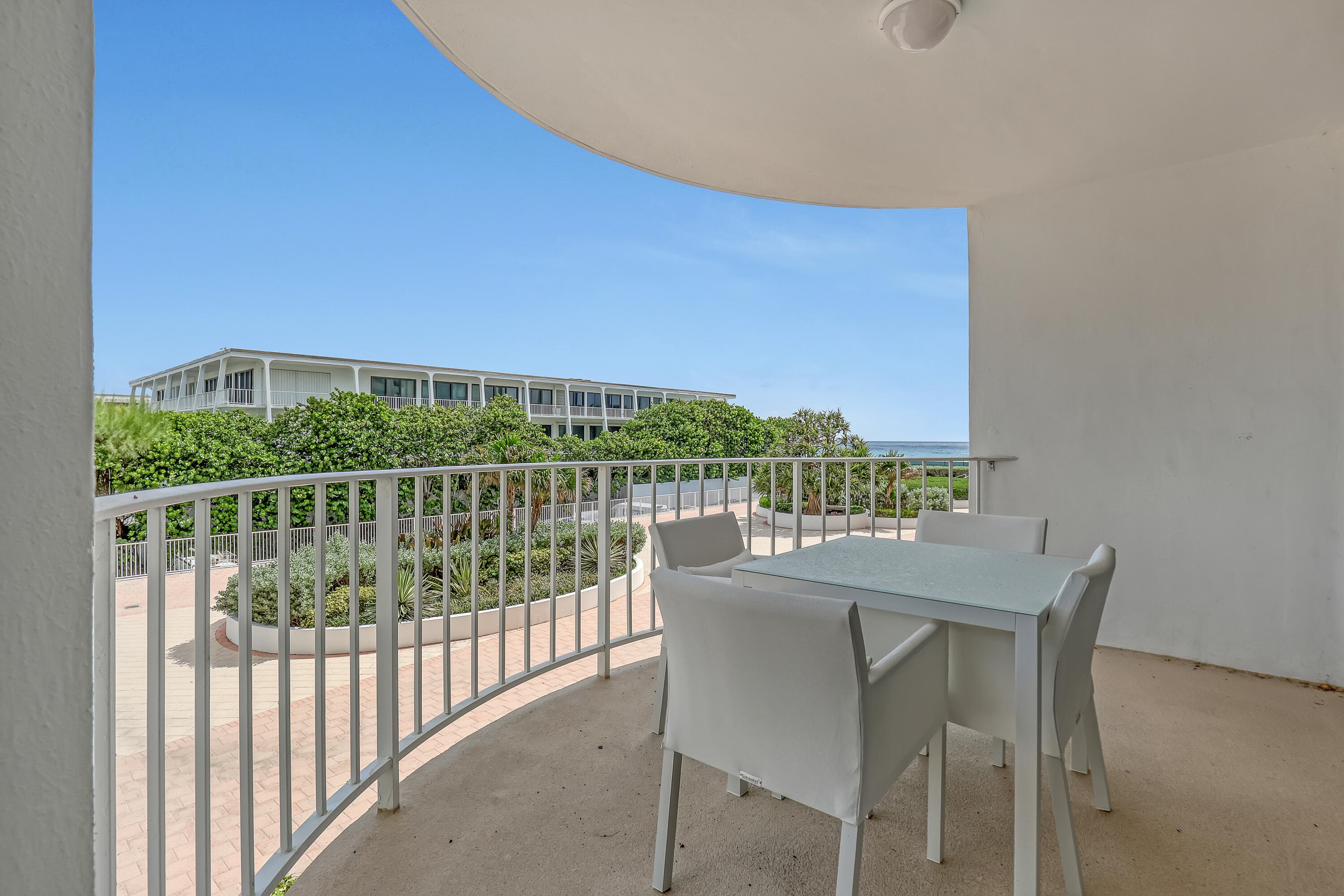 2295 S Ocean Boulevard Unit 321, Palm Beach, view 3