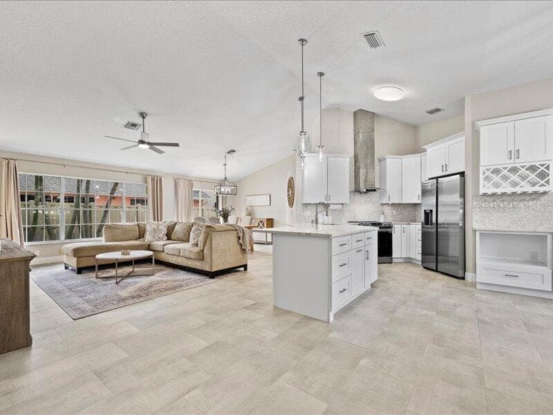 237 MOCCASIN Trail W, Jupiter, view 2