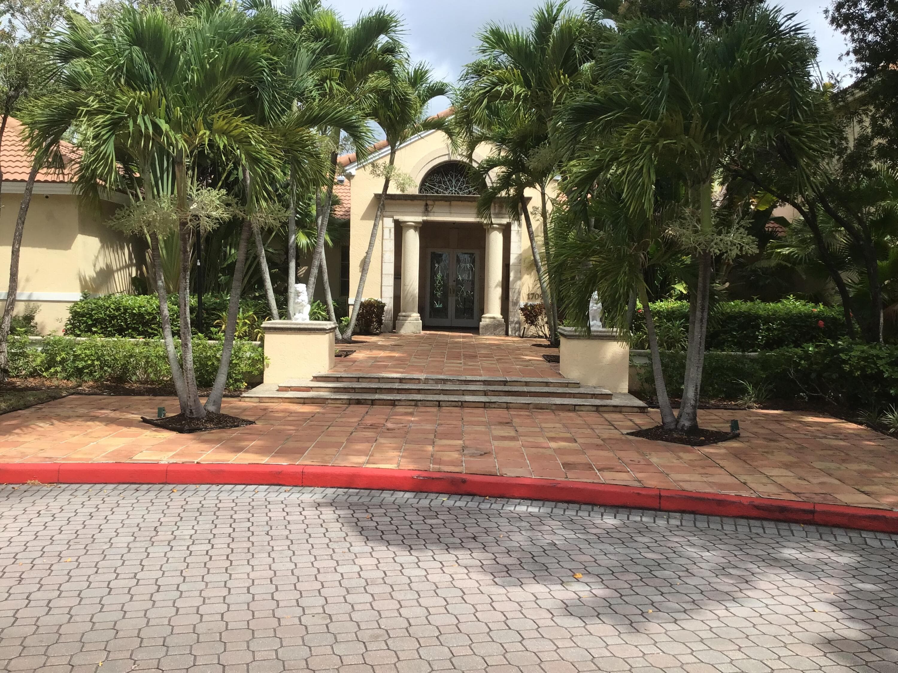 1743 Village Boulevard Unit 304, West Palm Beach, view 2