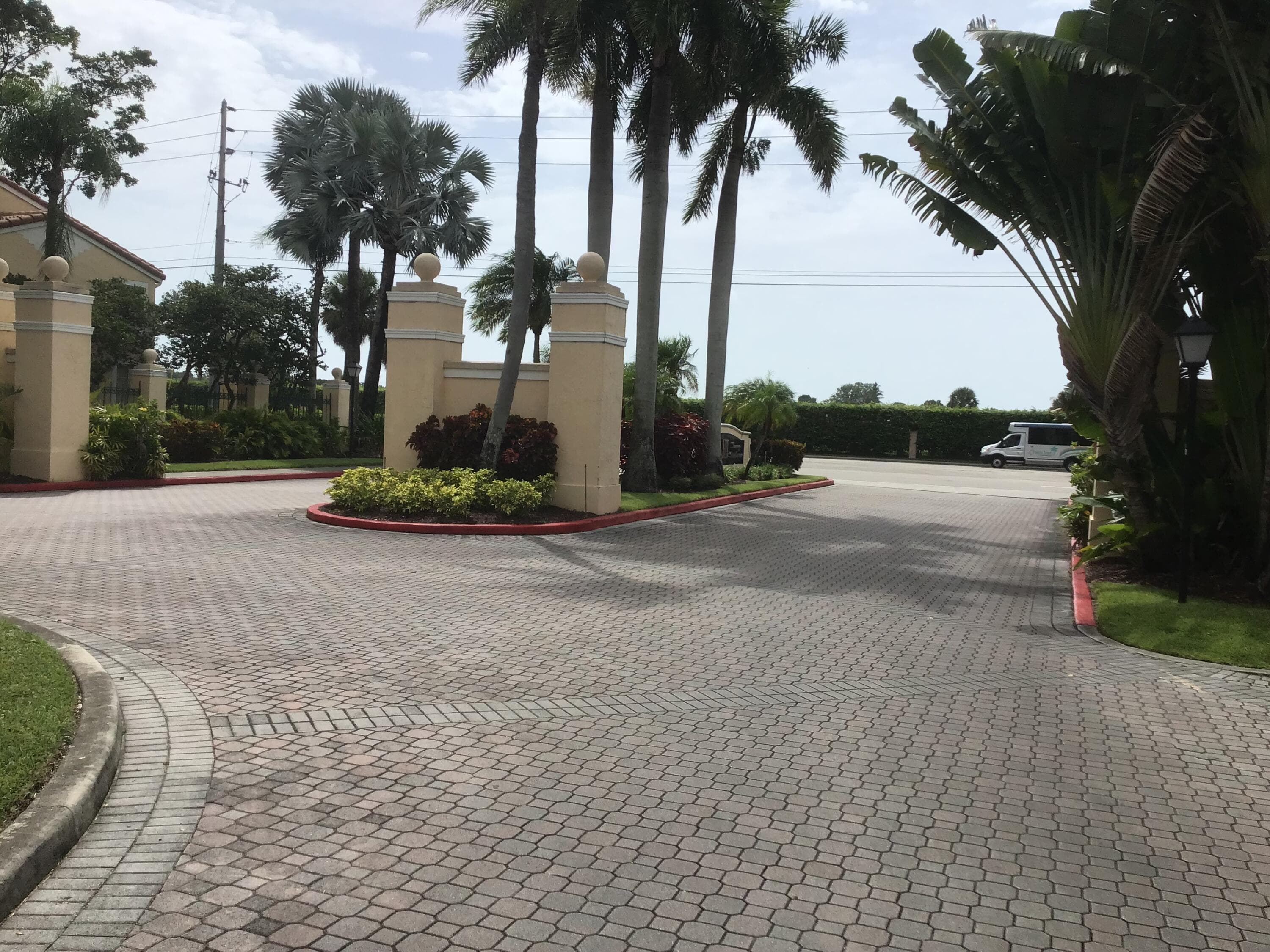 1743 Village Boulevard Unit 304, West Palm Beach, view 4