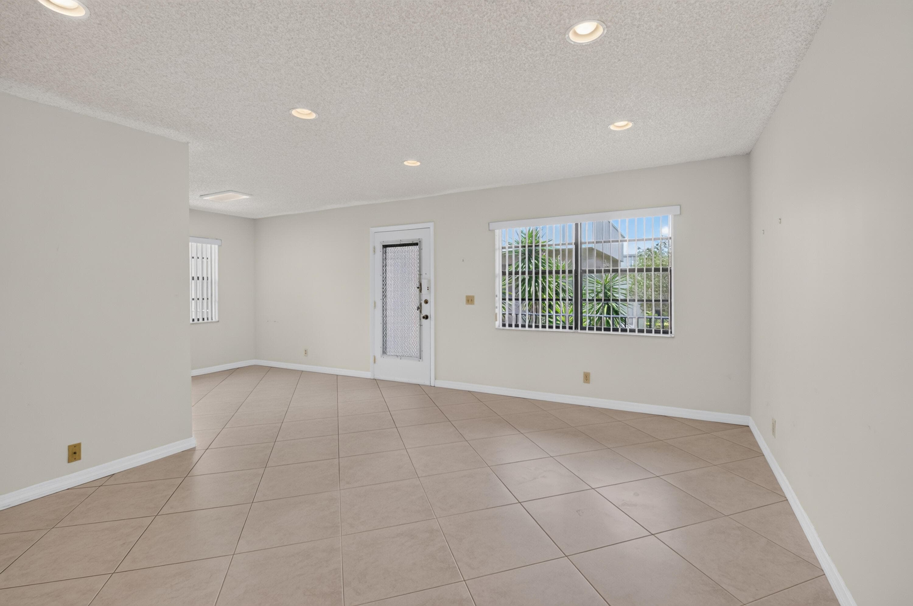 174 CAPRI D E Unit 174, Delray Beach, view 5