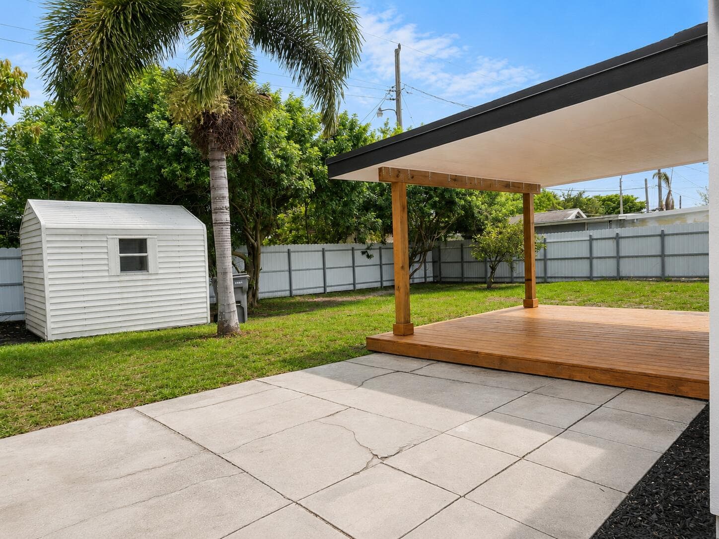 2013 Longwood Road, West Palm Beach, view 2