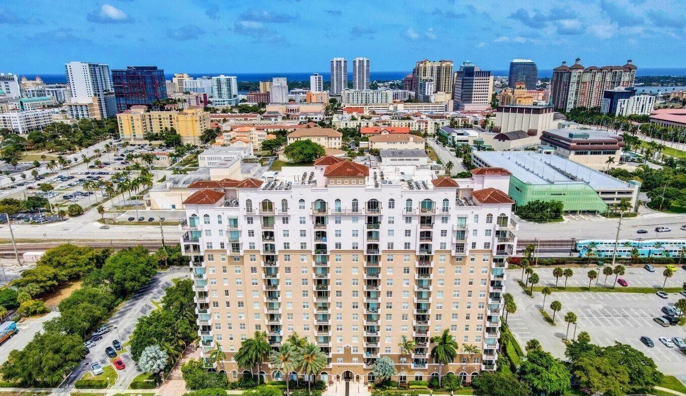 616 CLEARWATER PARK Road Unit 602, West Palm Beach, view 2