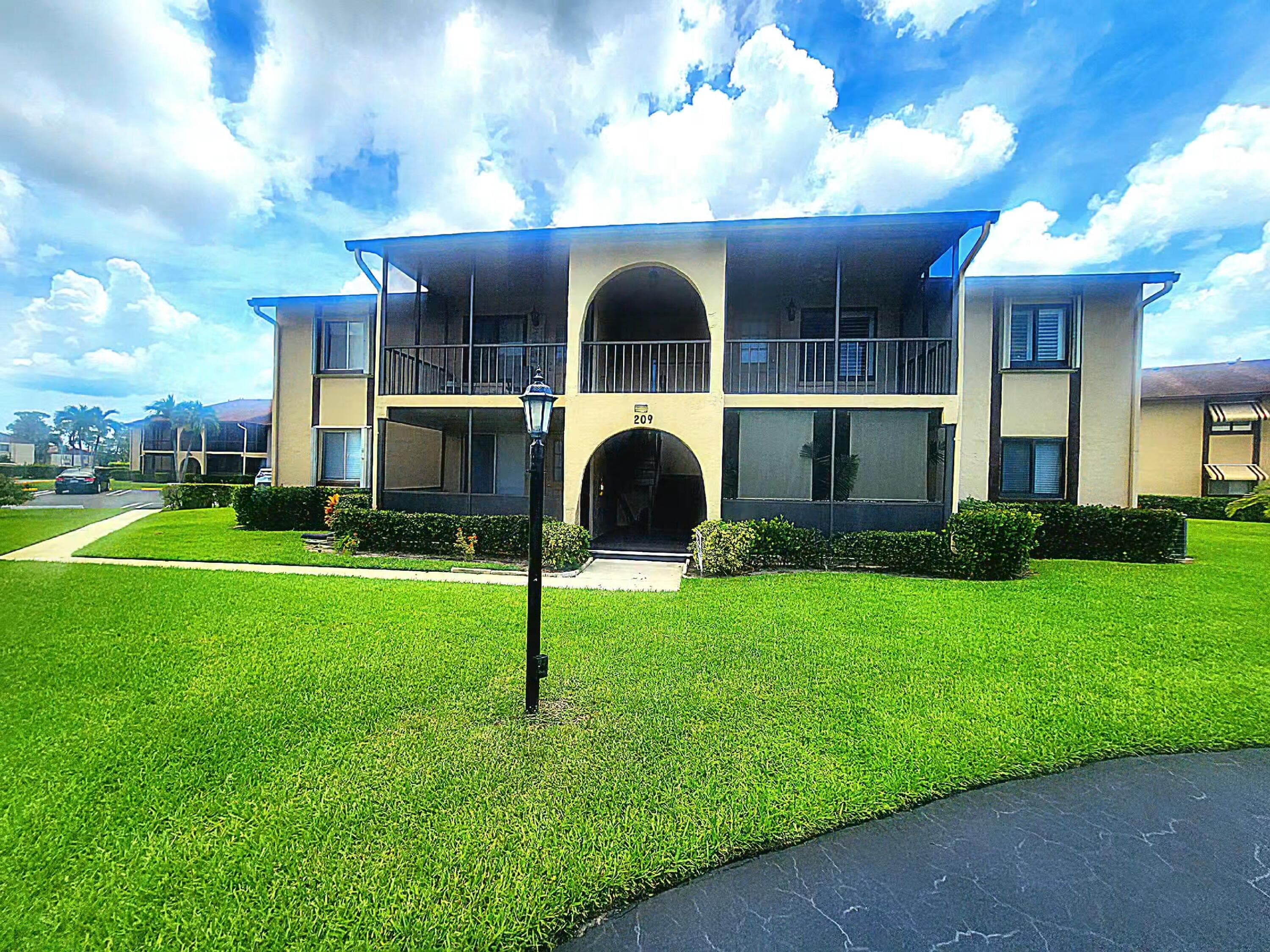 209 Pine Hov Circle Unit B-2, Greenacres, view 3