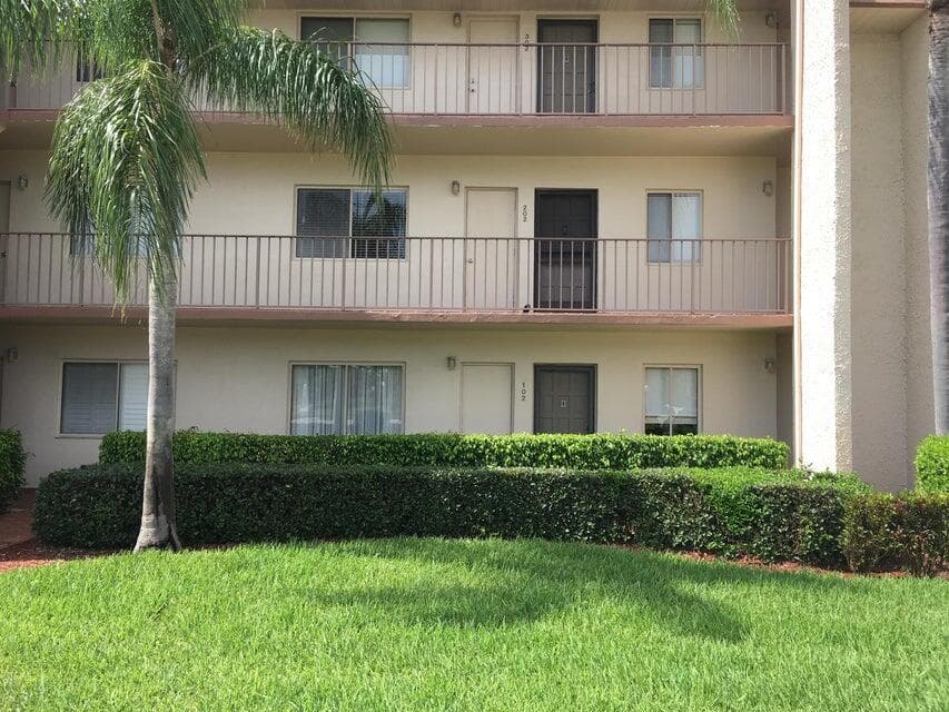 4070 Tivoli Court Unit 202, Lake Worth