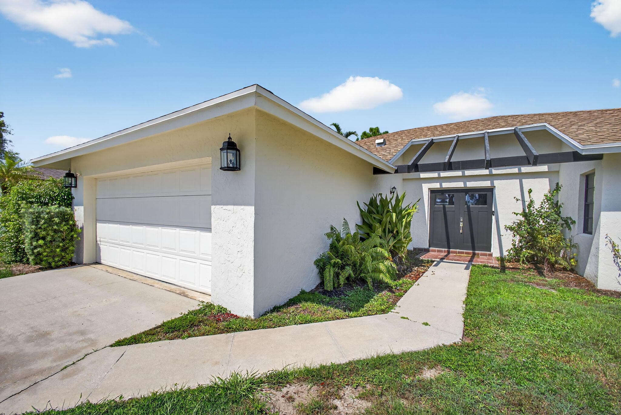 1202 Essex Drive, Wellington, view 3