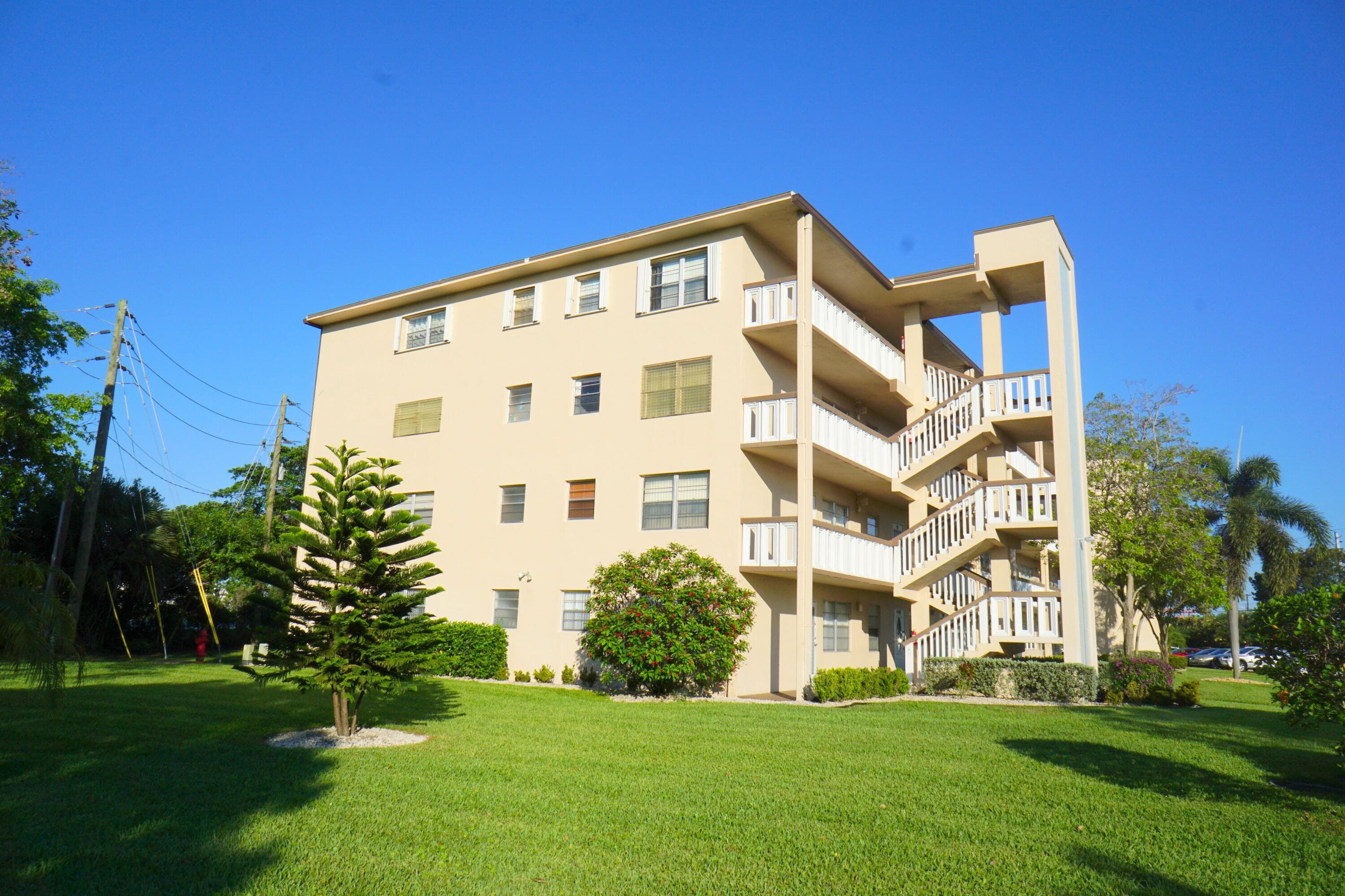 401 Southampton A Unit 401, West Palm Beach, view 2