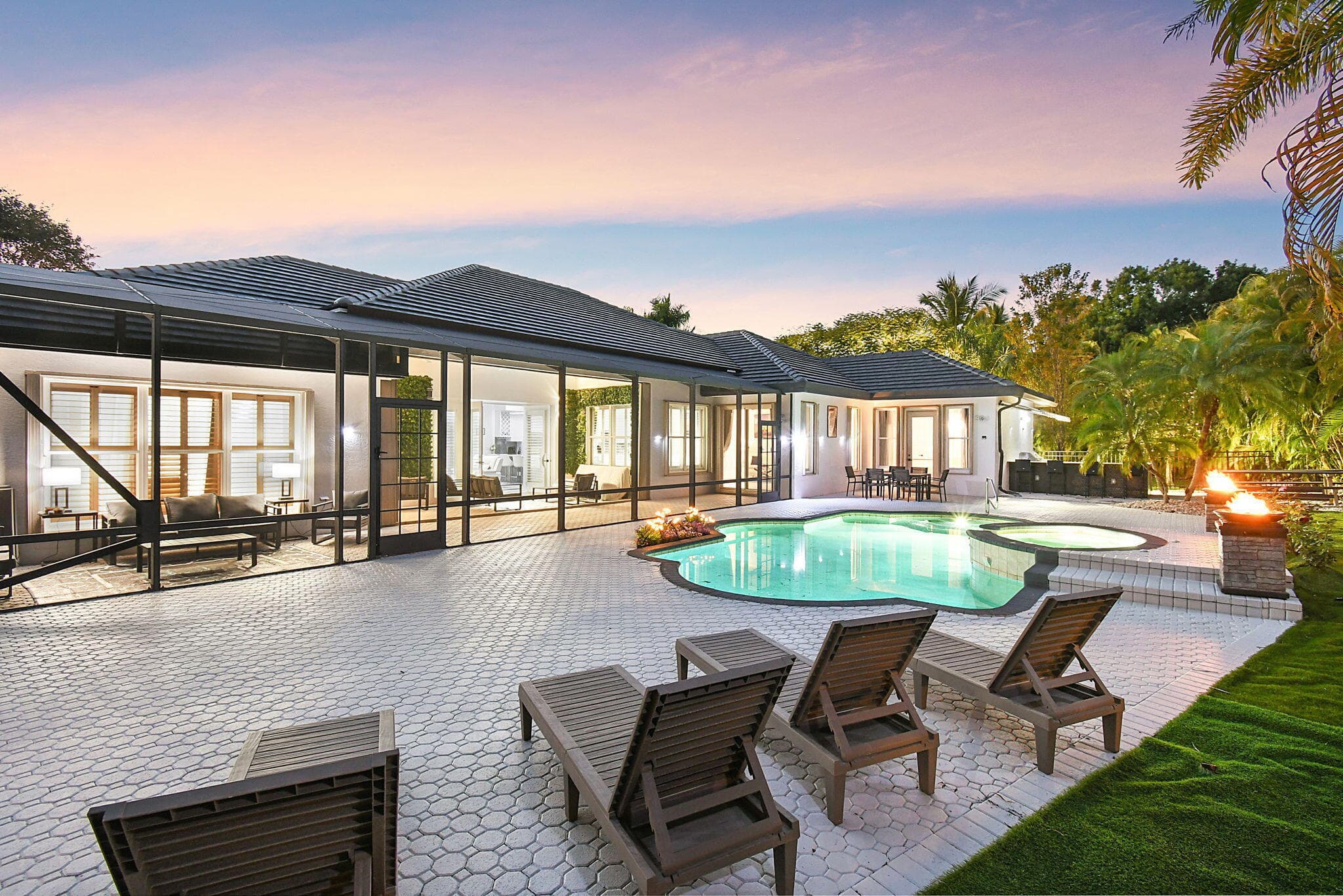 15700 Carrera Lane, Wellington, exterior view