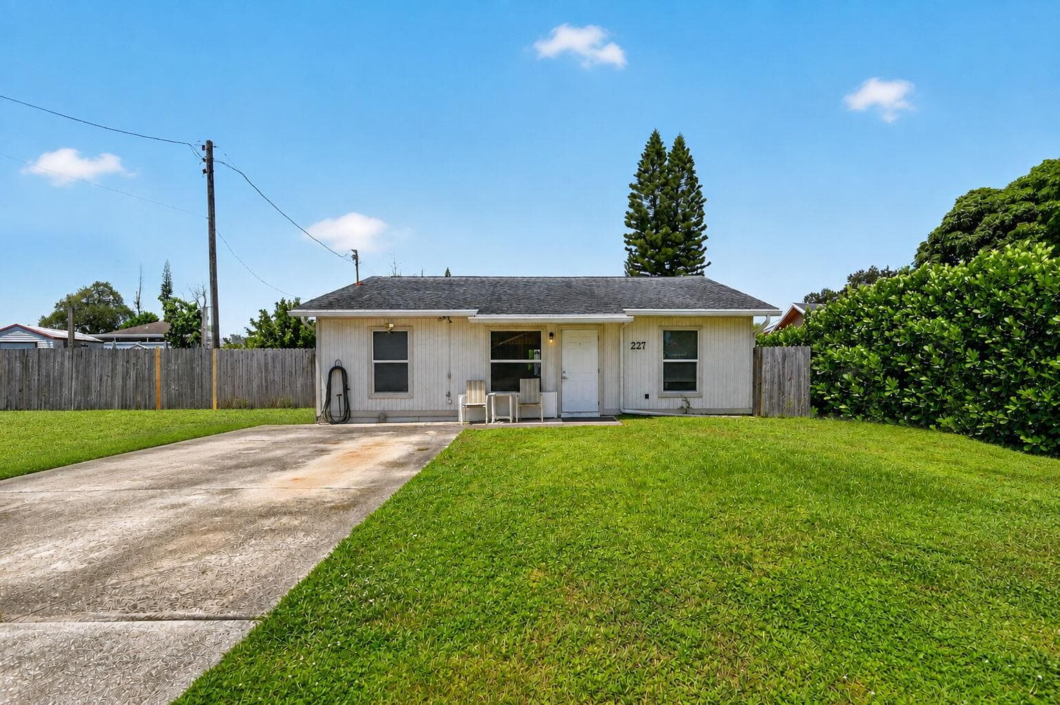 207/227 Ethelyn Drive, West Palm Beach, view 2