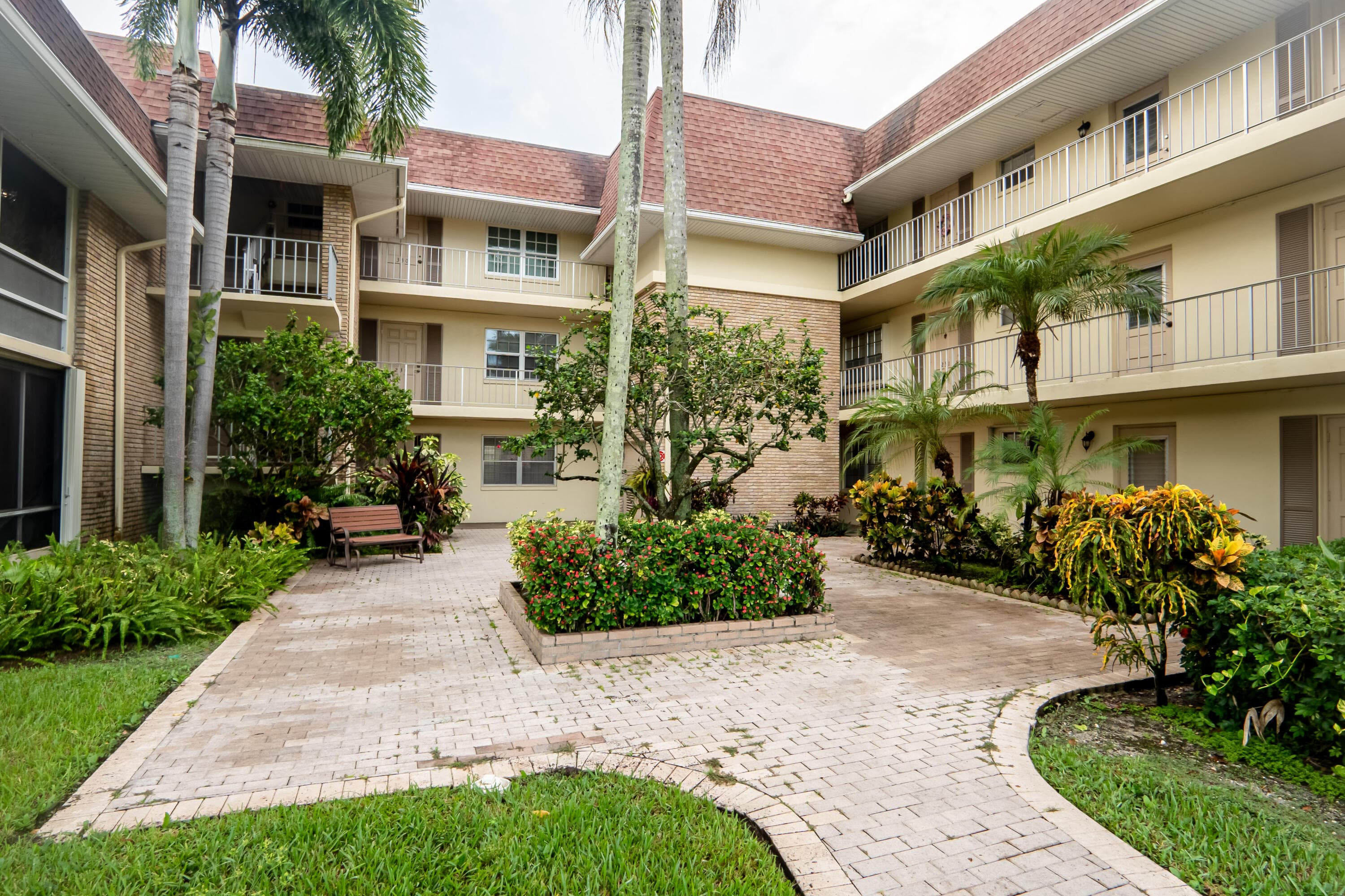 5570 Tamberlane Circle Unit 130, Palm Beach Gardens