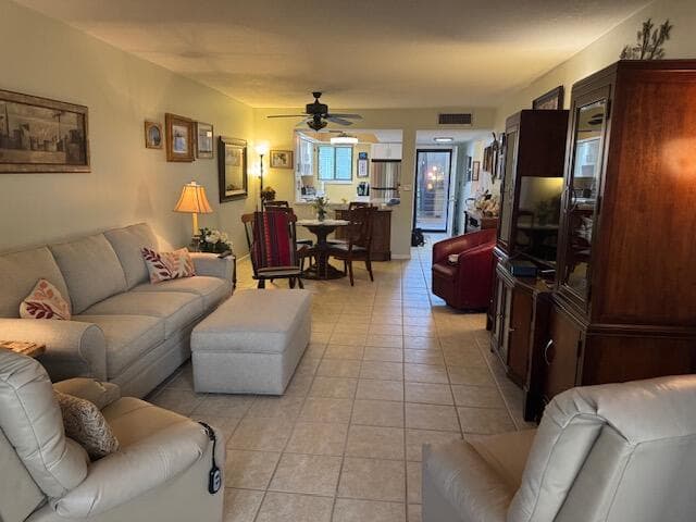 3154 Via Poinciana Unit 115, Lake Worth