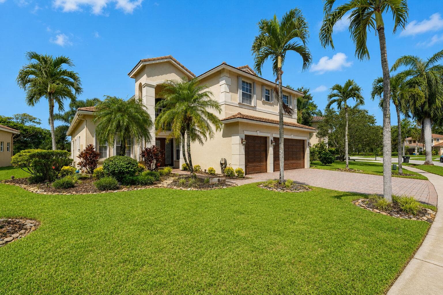6839 Houlton Circle, Greenacres, view 3