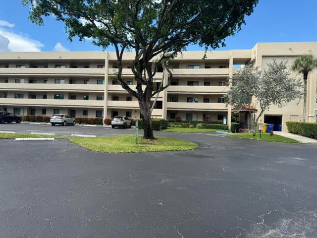 3154 Via Poinciana Unit 115, Lake Worth, view 4