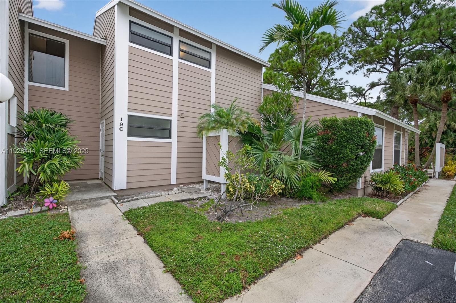 707 Stonewood Court Unit 19c, Jupiter