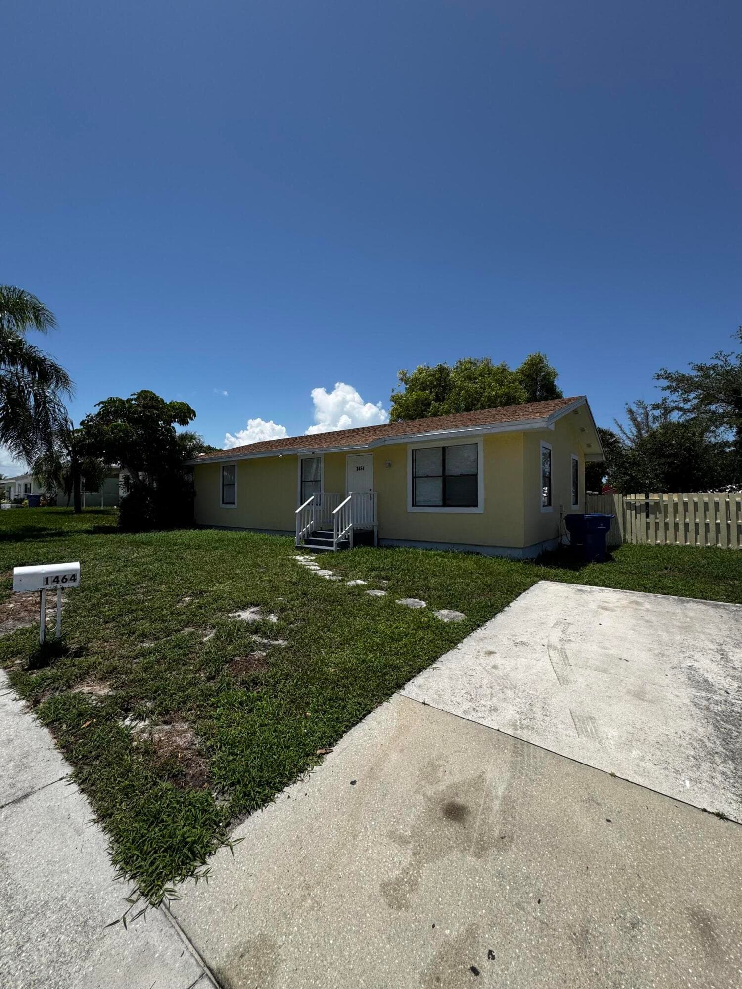 1464 W 32nd Street, Riviera Beach