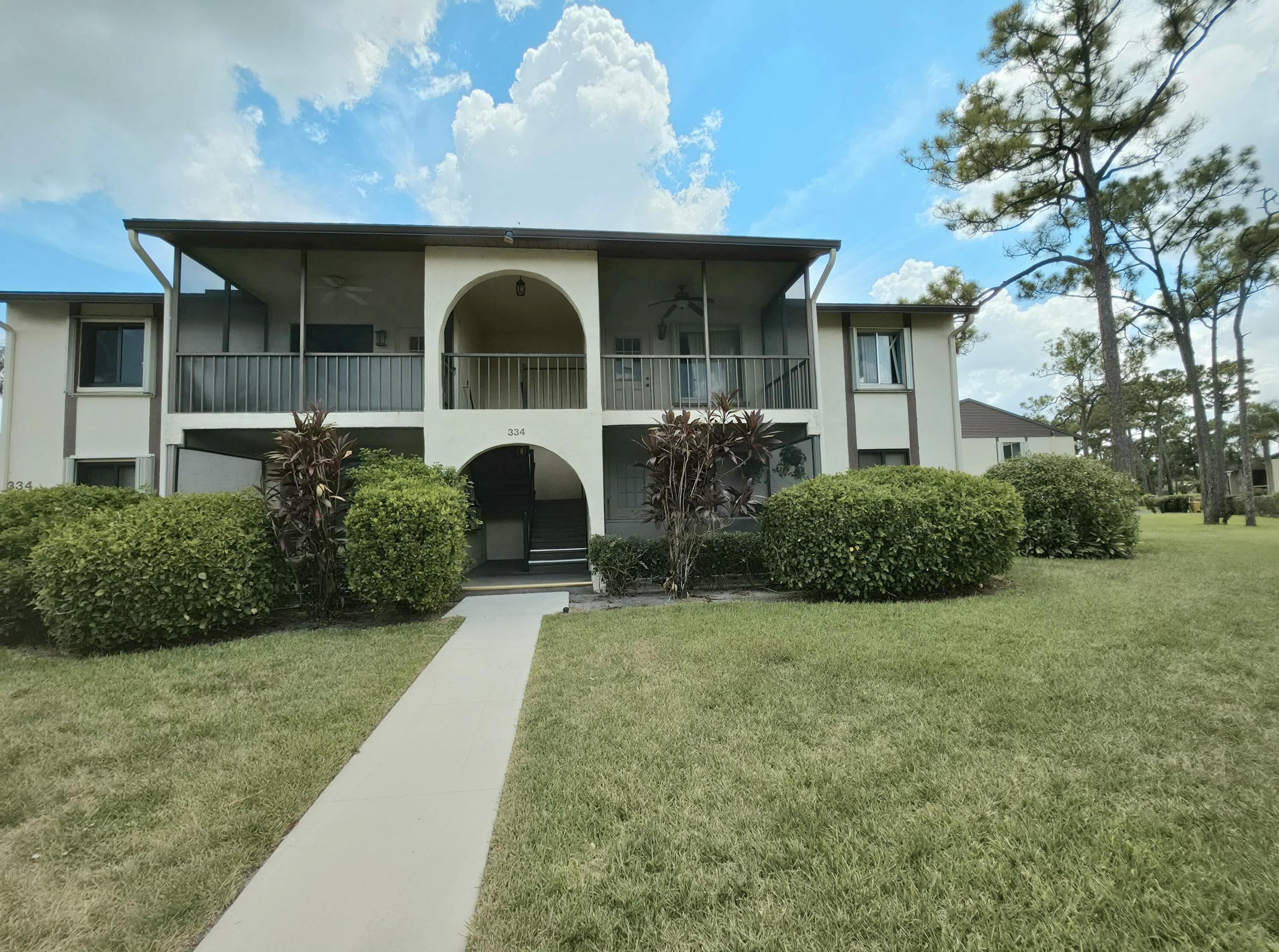 334 Knotty Pine Circle Unit D-2, Greenacres