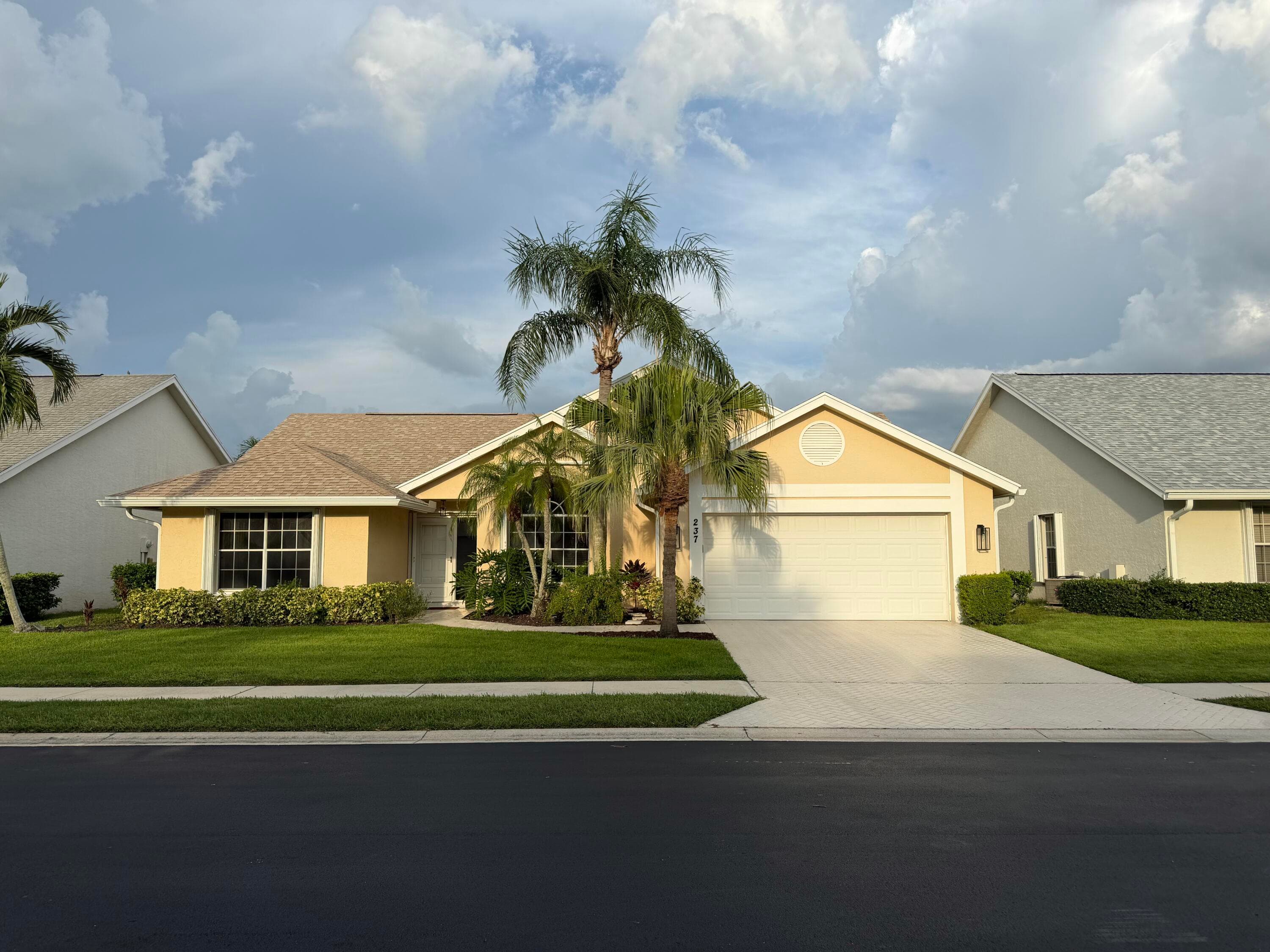 237 MOCCASIN Trail W, Jupiter